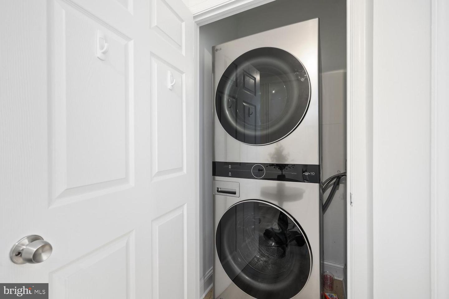 14415 GLENCREST CIR #112, CENTREVILLE, Virginia 20120, 3 Bedrooms Bedrooms, ,2 BathroomsBathrooms,Residential,For sale,14415 GLENCREST CIR #112,VAFX2272722 MLS # VAFX2272722