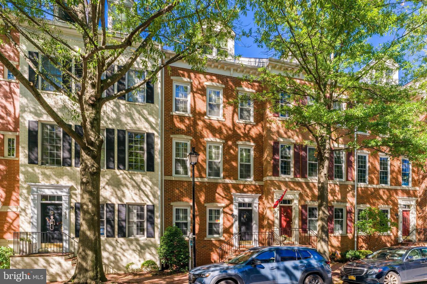 624 N PITT ST, ALEXANDRIA, Virginia 22314, 3 Bedrooms Bedrooms, ,3 BathroomsBathrooms,Residential,For sale,624 N PITT ST,VAAX2050538 MLS # VAAX2050538