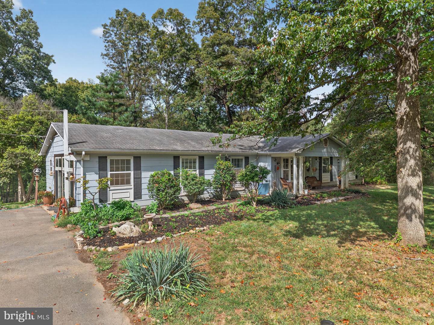 3830 MOUNT ATLAS LN, HAYMARKET, Virginia 20169, 4 Bedrooms Bedrooms, ,3 BathroomsBathrooms,Residential,For sale,3830 MOUNT ATLAS LN,VAPW2105422 MLS # VAPW2105422