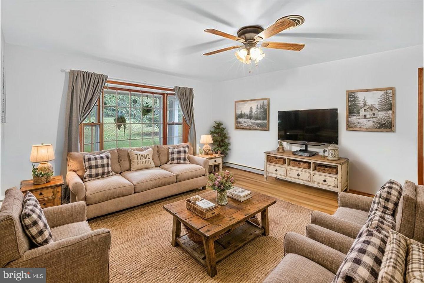 3830 MOUNT ATLAS LN, HAYMARKET, Virginia 20169, 4 Bedrooms Bedrooms, ,3 BathroomsBathrooms,Residential,For sale,3830 MOUNT ATLAS LN,VAPW2105422 MLS # VAPW2105422
