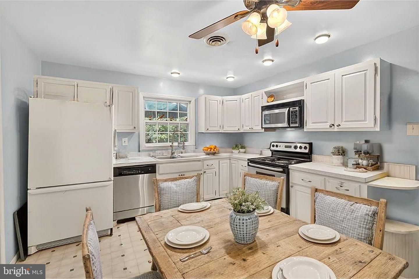 3830 MOUNT ATLAS LN, HAYMARKET, Virginia 20169, 4 Bedrooms Bedrooms, ,3 BathroomsBathrooms,Residential,For sale,3830 MOUNT ATLAS LN,VAPW2105422 MLS # VAPW2105422
