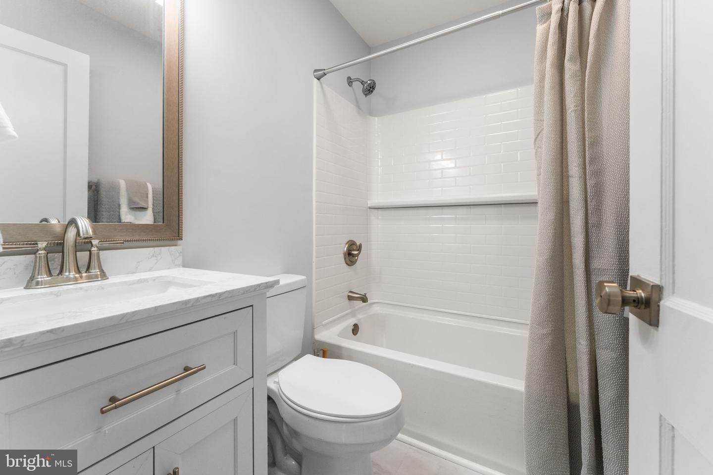 72 JAMES LN, WEEMS, Virginia 22576, 2 Bedrooms Bedrooms, ,1 BathroomBathrooms,Residential,For sale,72 JAMES LN,VALV2000884 MLS # VALV2000884