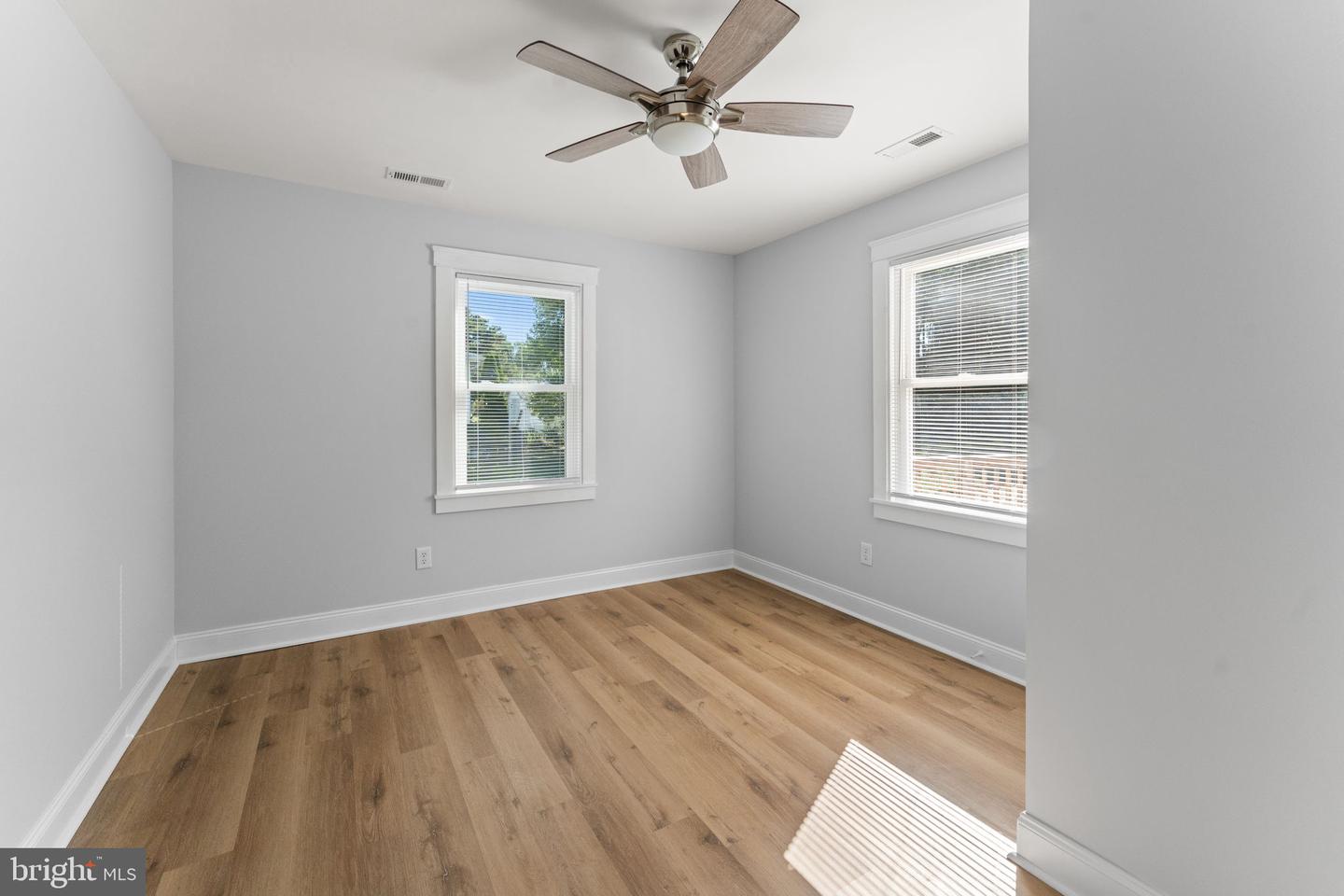 72 JAMES LN, WEEMS, Virginia 22576, 2 Bedrooms Bedrooms, ,1 BathroomBathrooms,Residential,For sale,72 JAMES LN,VALV2000884 MLS # VALV2000884