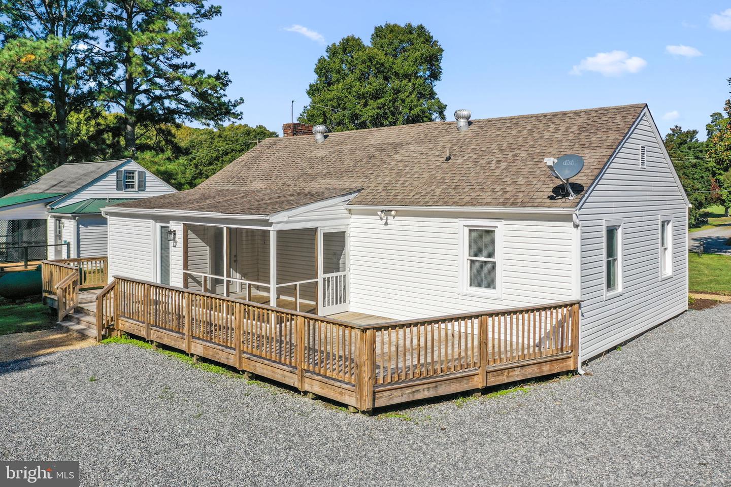 72 JAMES LN, WEEMS, Virginia 22576, 2 Bedrooms Bedrooms, ,1 BathroomBathrooms,Residential,For sale,72 JAMES LN,VALV2000884 MLS # VALV2000884