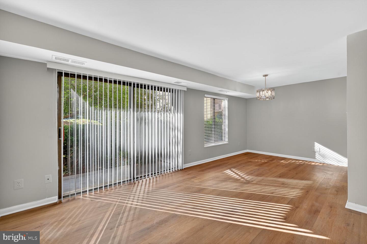 6001 ARLINGTON BLVD #118, FALLS CHURCH, Virginia 22044, 2 Bedrooms Bedrooms, ,2 BathroomsBathrooms,Residential,For sale,6001 ARLINGTON BLVD #118,VAFX2273128 MLS # VAFX2273128 6001 ARLINGTON BLVD #118, FALLS CHURCH, Virginia 22044, 2 Bedrooms Bedrooms, ,2 BathroomsBathrooms,Residential,For sale,6001 ARLINGTON BLVD #118,VAFX2273128 MLS # VAFX2273128