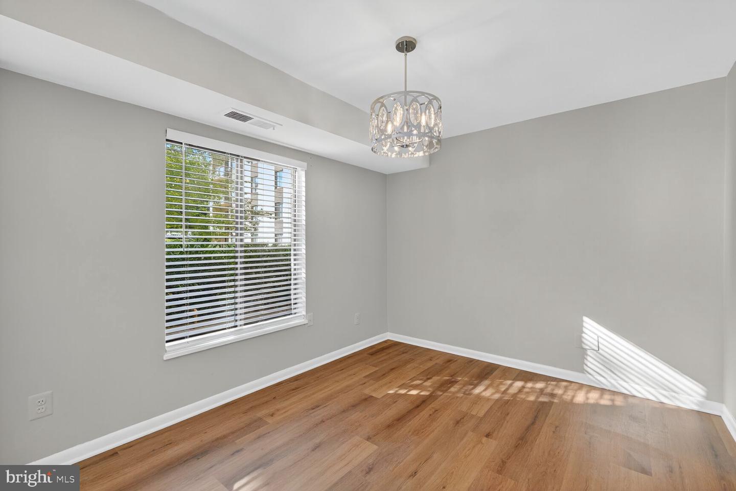 6001 ARLINGTON BLVD #118, FALLS CHURCH, Virginia 22044, 2 Bedrooms Bedrooms, ,2 BathroomsBathrooms,Residential,For sale,6001 ARLINGTON BLVD #118,VAFX2273128 MLS # VAFX2273128 6001 ARLINGTON BLVD #118, FALLS CHURCH, Virginia 22044, 2 Bedrooms Bedrooms, ,2 BathroomsBathrooms,Residential,For sale,6001 ARLINGTON BLVD #118,VAFX2273128 MLS # VAFX2273128