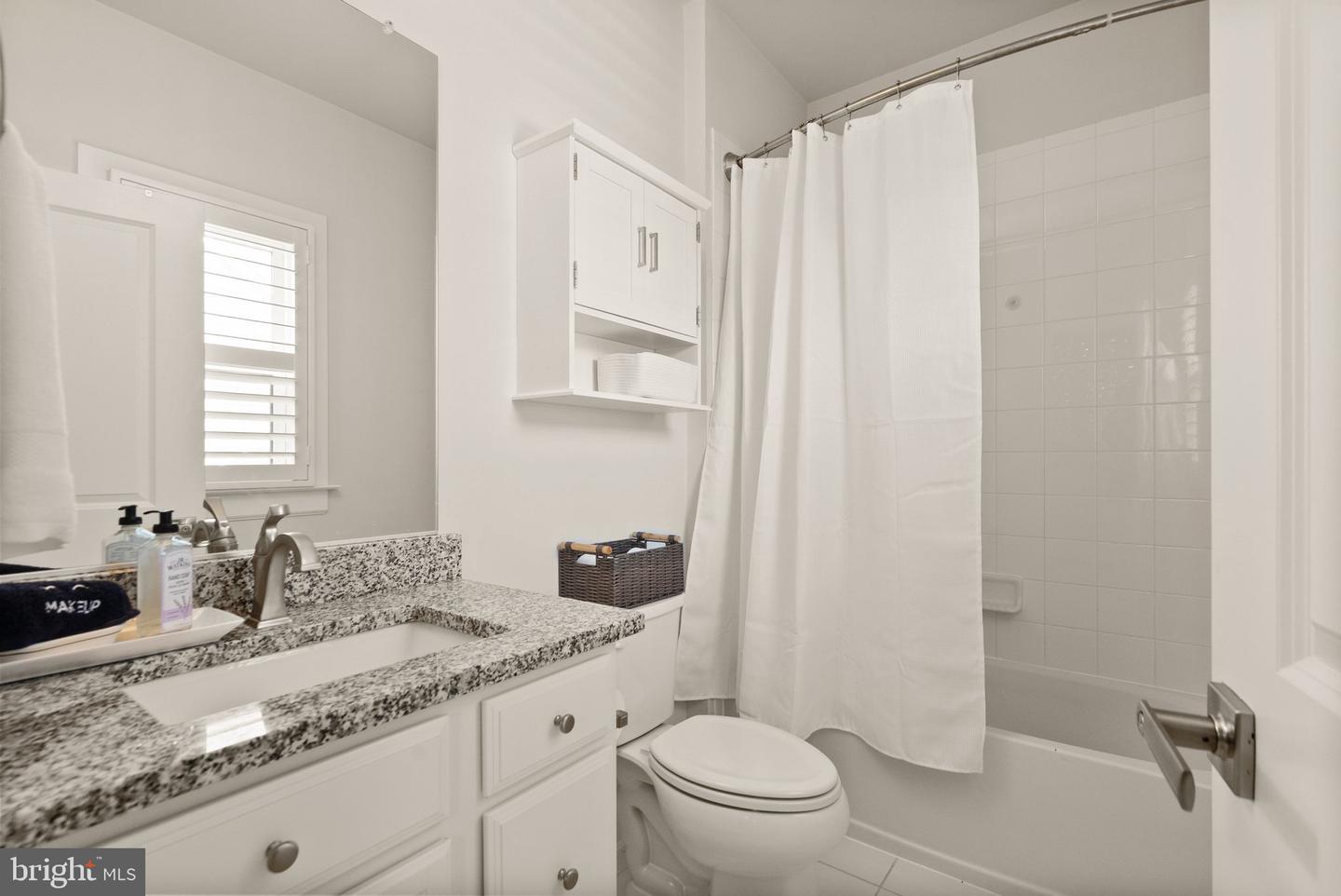 24275 SHINYLEAF CT, ALDIE, Virginia 20105, 5 Bedrooms Bedrooms, ,4 BathroomsBathrooms,Residential,For sale,24275 SHINYLEAF CT,VALO2108390 MLS # VALO2108390