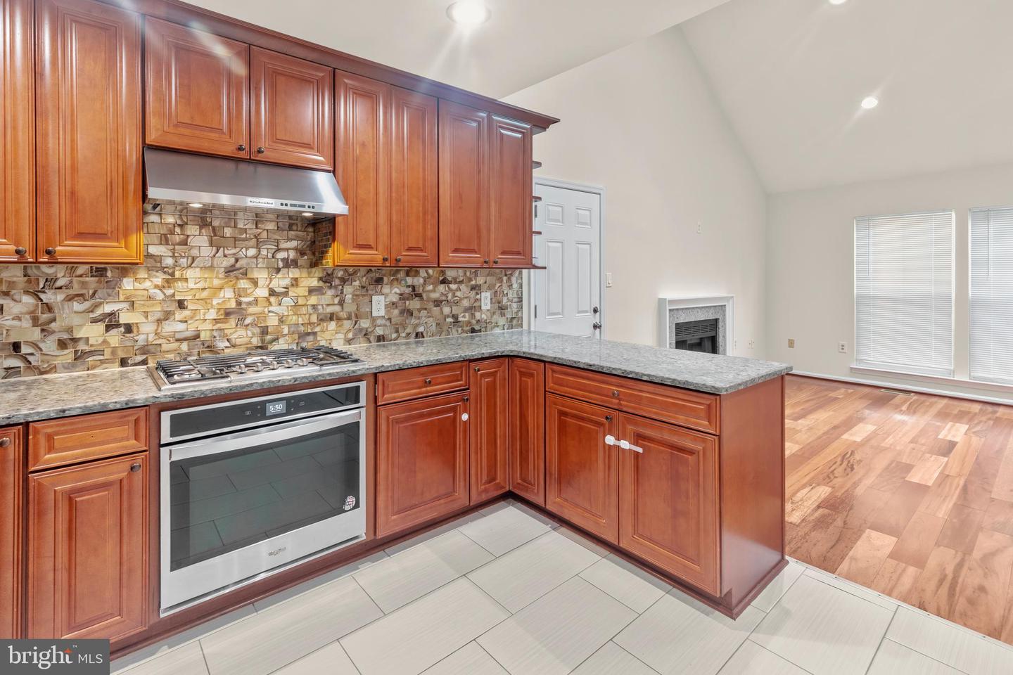 4528 WAVERLY CROSSING LN, CHANTILLY, Virginia 20151, 4 Bedrooms Bedrooms, ,3 BathroomsBathrooms,Residential,For sale,4528 WAVERLY CROSSING LN,VAFX2273186 MLS # VAFX2273186