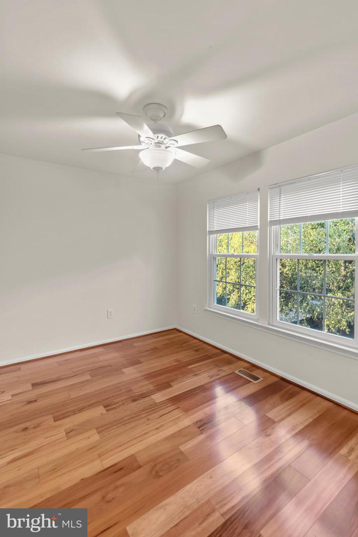 4528 WAVERLY CROSSING LN, CHANTILLY, Virginia 20151, 4 Bedrooms Bedrooms, ,3 BathroomsBathrooms,Residential,For sale,4528 WAVERLY CROSSING LN,VAFX2273186 MLS # VAFX2273186