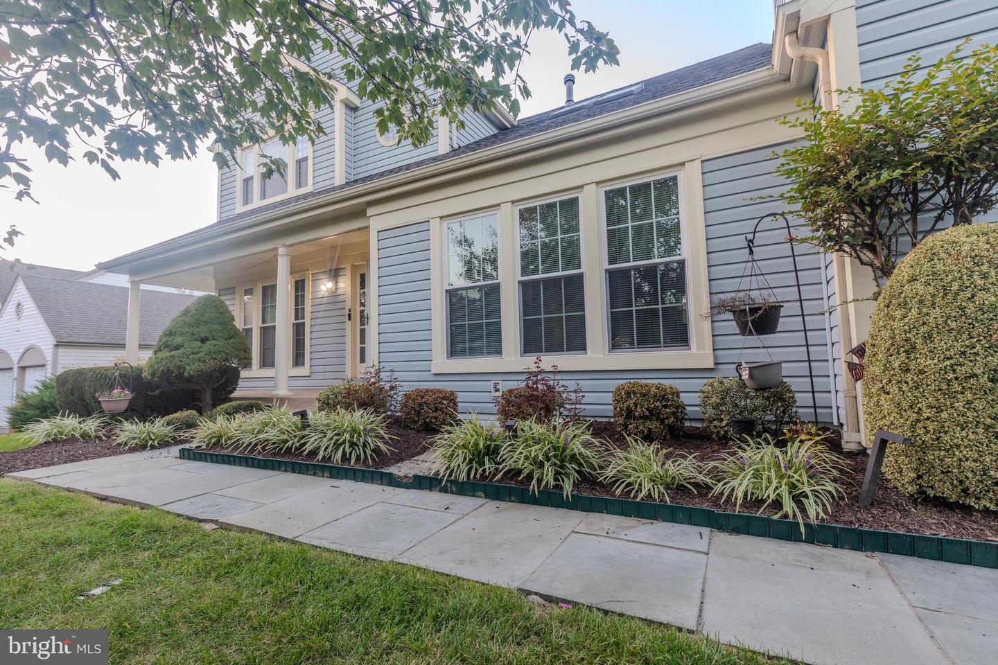 4528 WAVERLY CROSSING LN, CHANTILLY, Virginia 20151, 4 Bedrooms Bedrooms, ,3 BathroomsBathrooms,Residential,For sale,4528 WAVERLY CROSSING LN,VAFX2273186 MLS # VAFX2273186