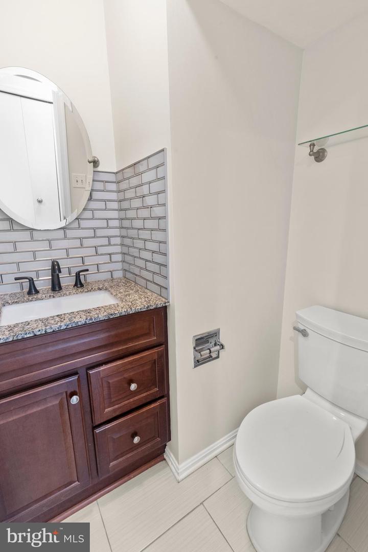 4528 WAVERLY CROSSING LN, CHANTILLY, Virginia 20151, 4 Bedrooms Bedrooms, ,3 BathroomsBathrooms,Residential,For sale,4528 WAVERLY CROSSING LN,VAFX2273186 MLS # VAFX2273186