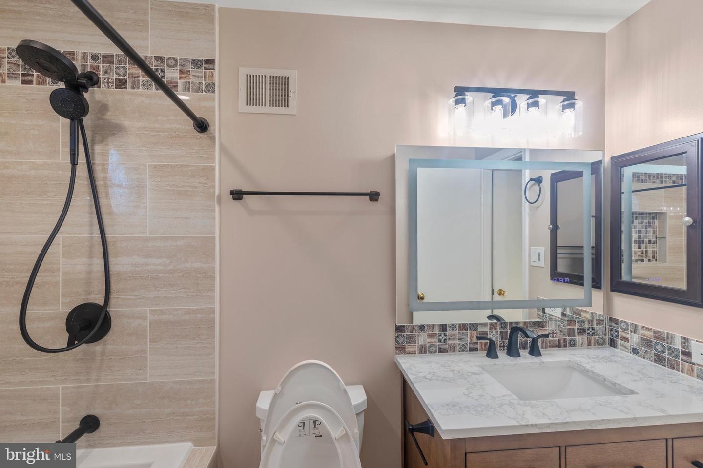 4528 WAVERLY CROSSING LN, CHANTILLY, Virginia 20151, 4 Bedrooms Bedrooms, ,3 BathroomsBathrooms,Residential,For sale,4528 WAVERLY CROSSING LN,VAFX2273186 MLS # VAFX2273186