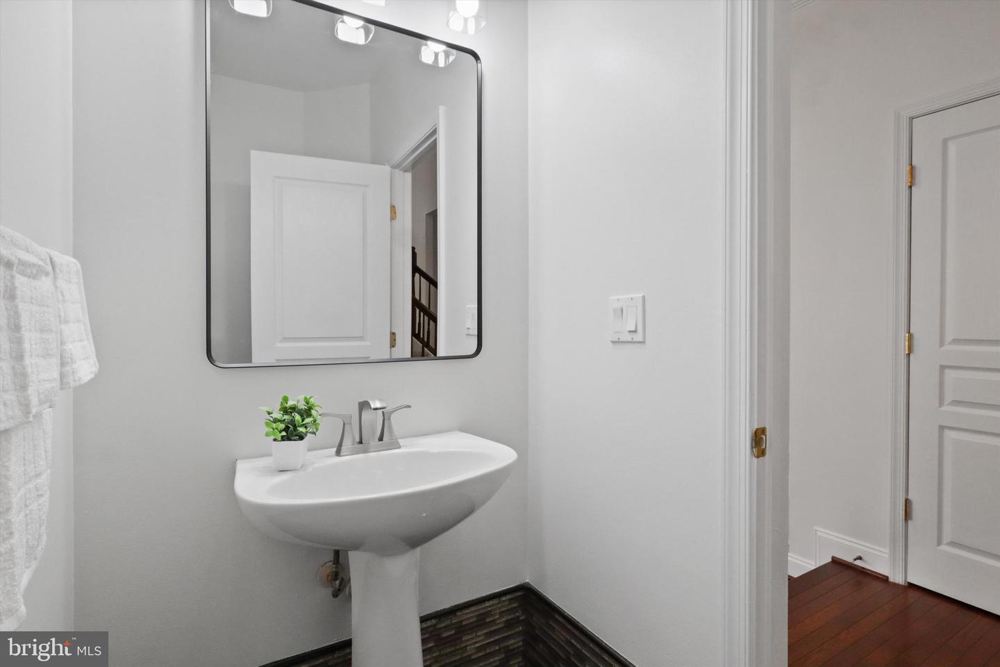 6253 SIBEL PL, ALEXANDRIA, Virginia 22310, 5 Bedrooms Bedrooms, ,4 BathroomsBathrooms,Residential,For sale,6253 SIBEL PL,VAFX2272732 MLS # VAFX2272732