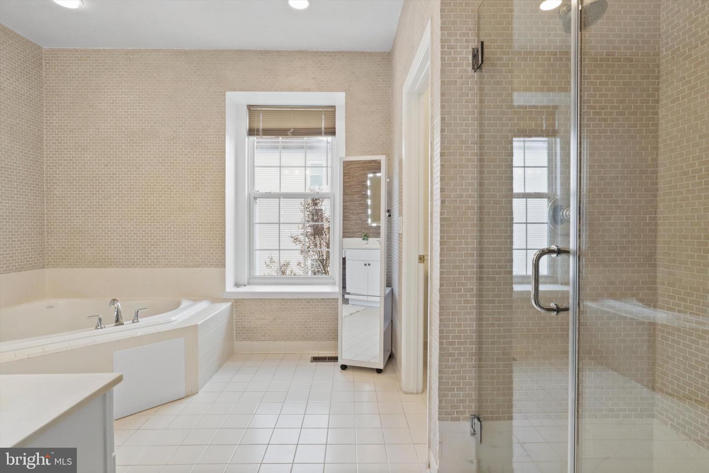 6253 SIBEL PL, ALEXANDRIA, Virginia 22310, 5 Bedrooms Bedrooms, ,4 BathroomsBathrooms,Residential,For sale,6253 SIBEL PL,VAFX2272732 MLS # VAFX2272732