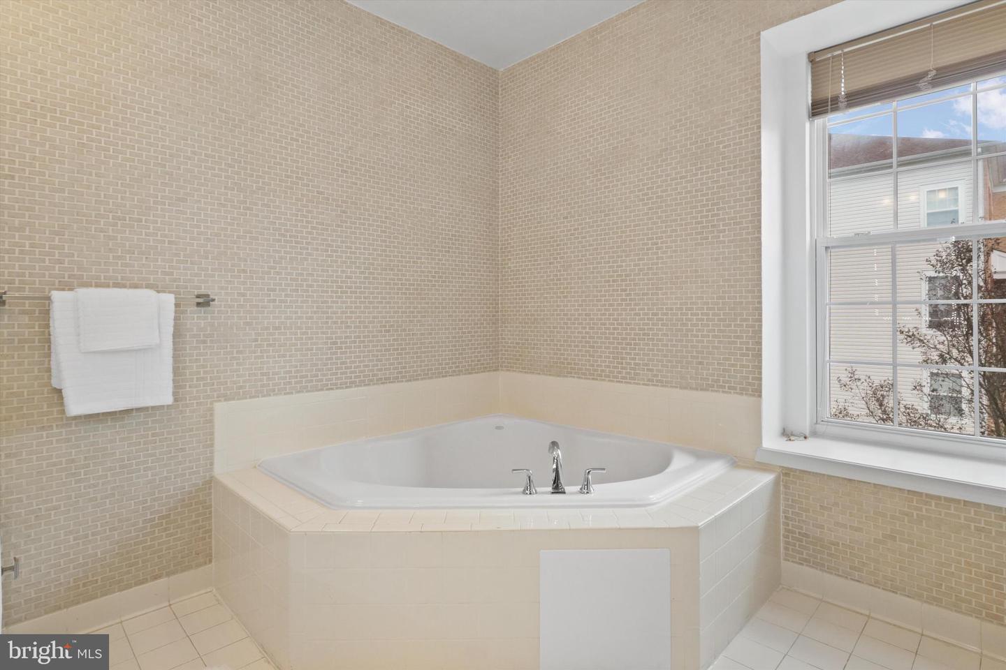 6253 SIBEL PL, ALEXANDRIA, Virginia 22310, 5 Bedrooms Bedrooms, ,4 BathroomsBathrooms,Residential,For sale,6253 SIBEL PL,VAFX2272732 MLS # VAFX2272732