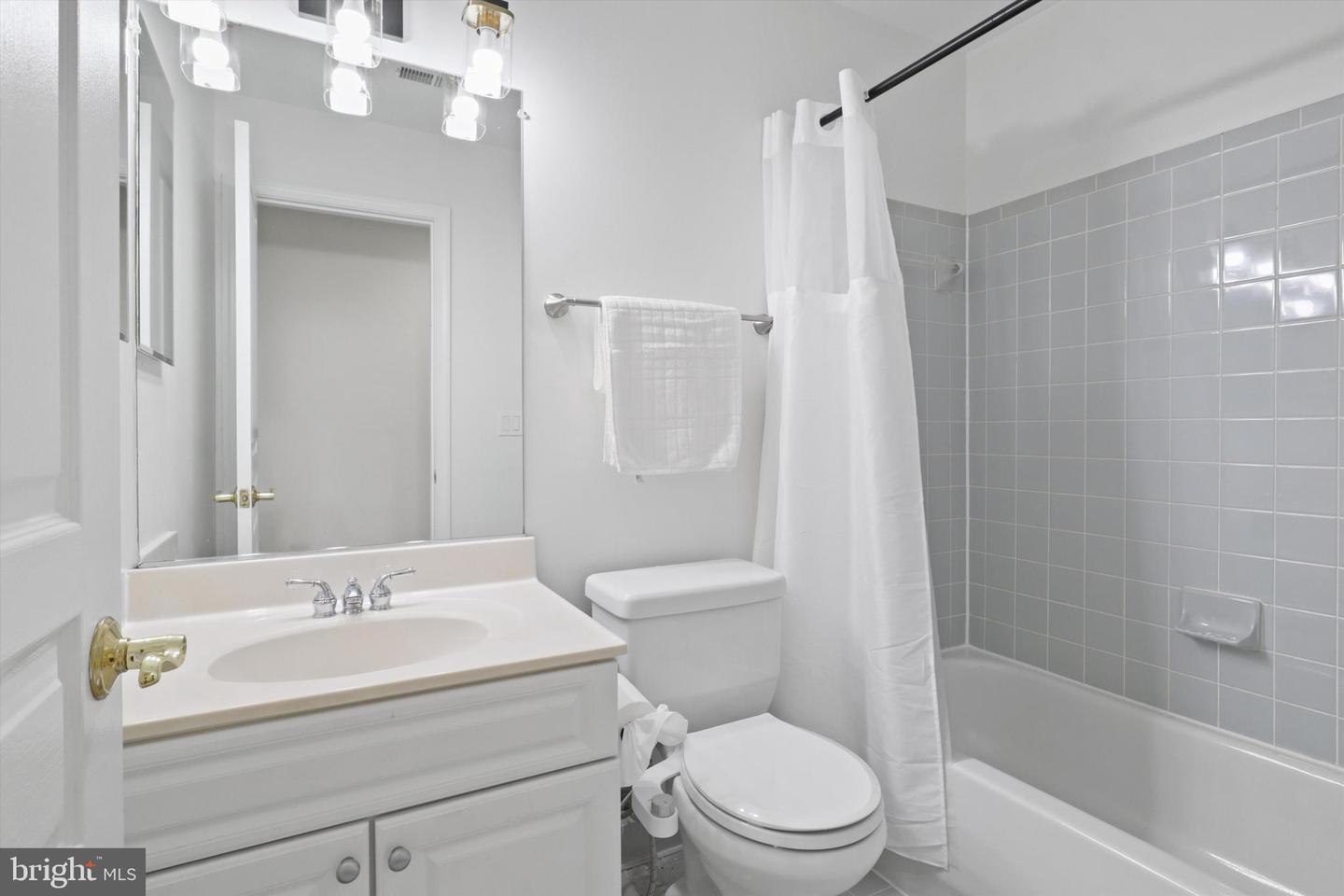 6253 SIBEL PL, ALEXANDRIA, Virginia 22310, 5 Bedrooms Bedrooms, ,4 BathroomsBathrooms,Residential,For sale,6253 SIBEL PL,VAFX2272732 MLS # VAFX2272732