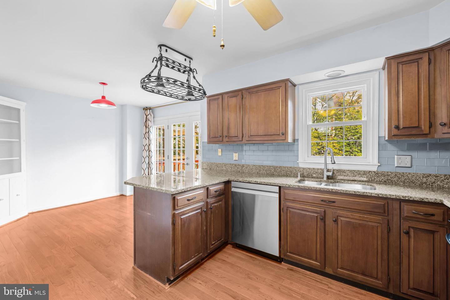 11906 INVERNESS CT, FAIRFAX, Virginia 22033, 3 Bedrooms Bedrooms, 7 Rooms Rooms,2 BathroomsBathrooms,Residential,For sale,11906 INVERNESS CT,VAFX2272768 MLS # VAFX2272768