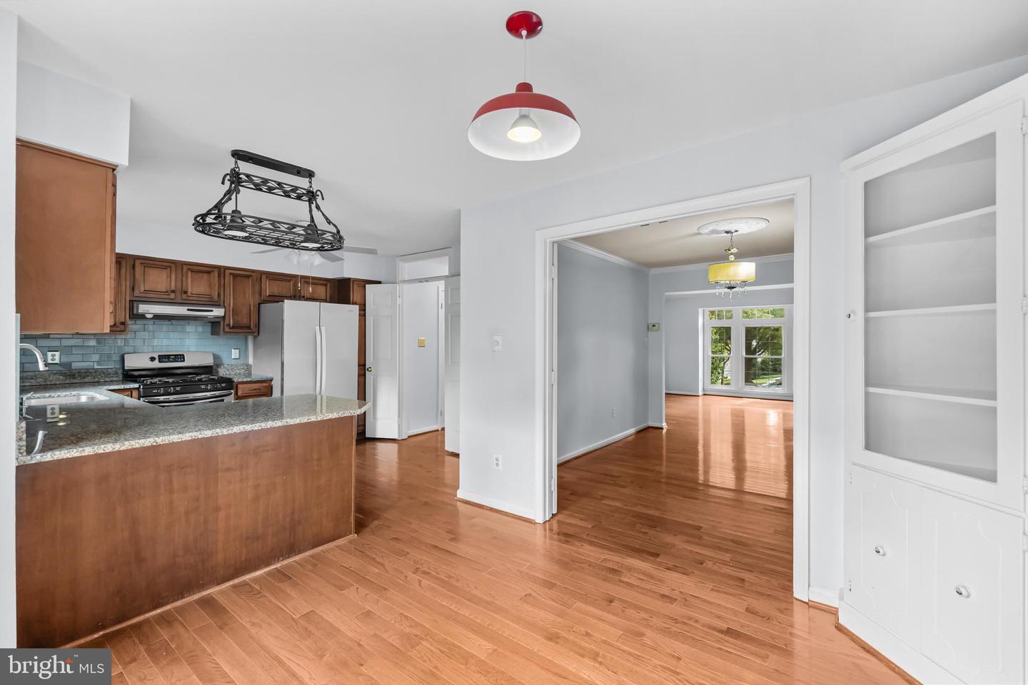 11906 INVERNESS CT, FAIRFAX, Virginia 22033, 3 Bedrooms Bedrooms, 7 Rooms Rooms,2 BathroomsBathrooms,Residential,For sale,11906 INVERNESS CT,VAFX2272768 MLS # VAFX2272768