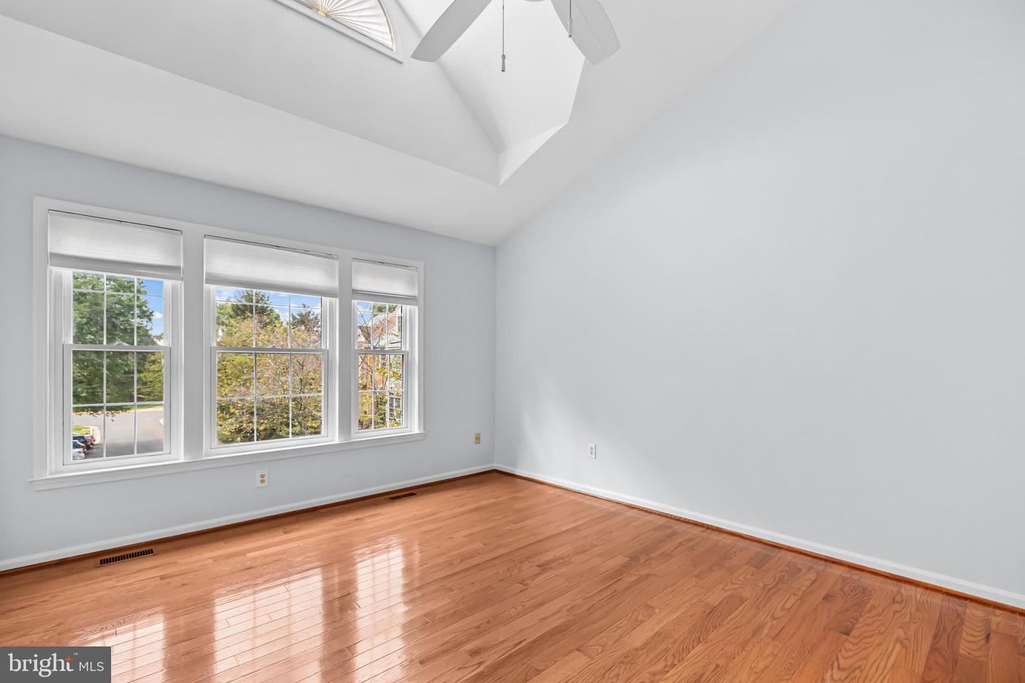 11906 INVERNESS CT, FAIRFAX, Virginia 22033, 3 Bedrooms Bedrooms, 7 Rooms Rooms,2 BathroomsBathrooms,Residential,For sale,11906 INVERNESS CT,VAFX2272768 MLS # VAFX2272768