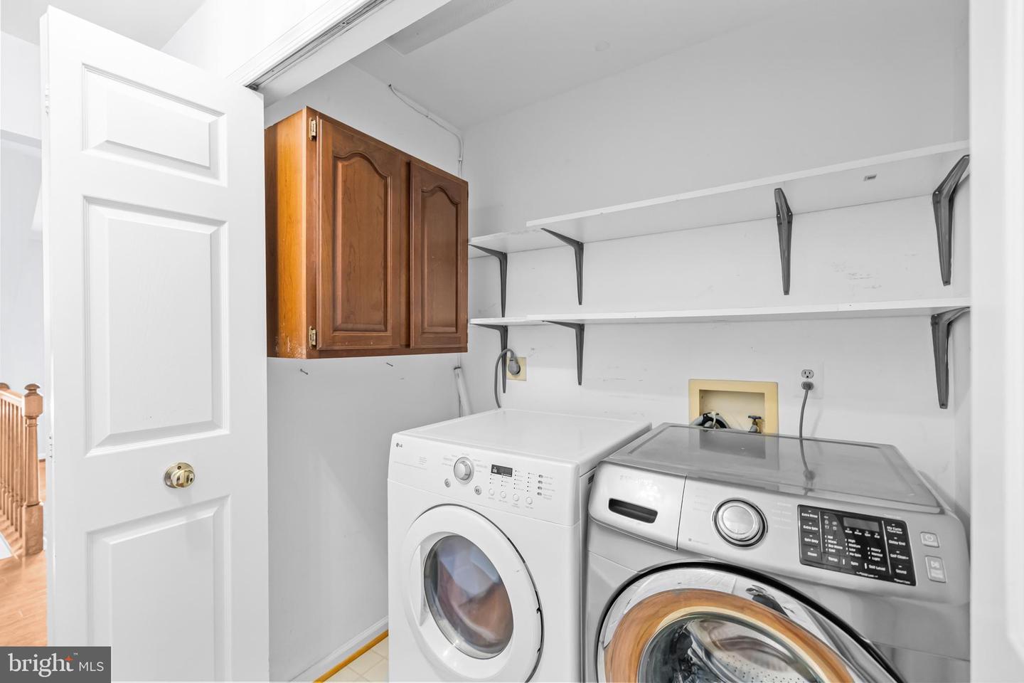 11906 INVERNESS CT, FAIRFAX, Virginia 22033, 3 Bedrooms Bedrooms, 7 Rooms Rooms,2 BathroomsBathrooms,Residential,For sale,11906 INVERNESS CT,VAFX2272768 MLS # VAFX2272768