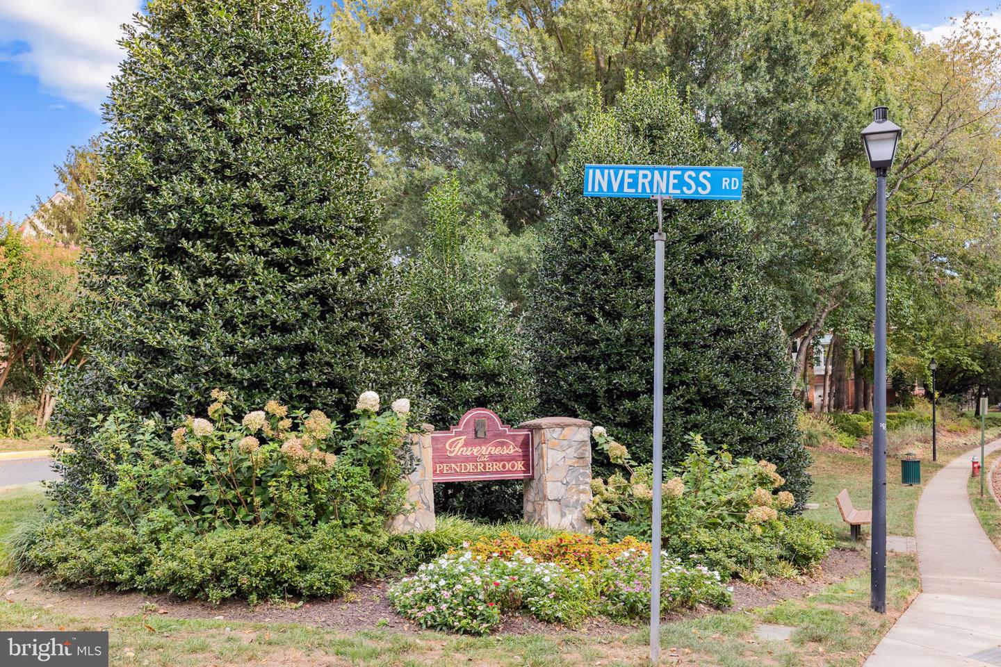 11906 INVERNESS CT, FAIRFAX, Virginia 22033, 3 Bedrooms Bedrooms, 7 Rooms Rooms,2 BathroomsBathrooms,Residential,For sale,11906 INVERNESS CT,VAFX2272768 MLS # VAFX2272768