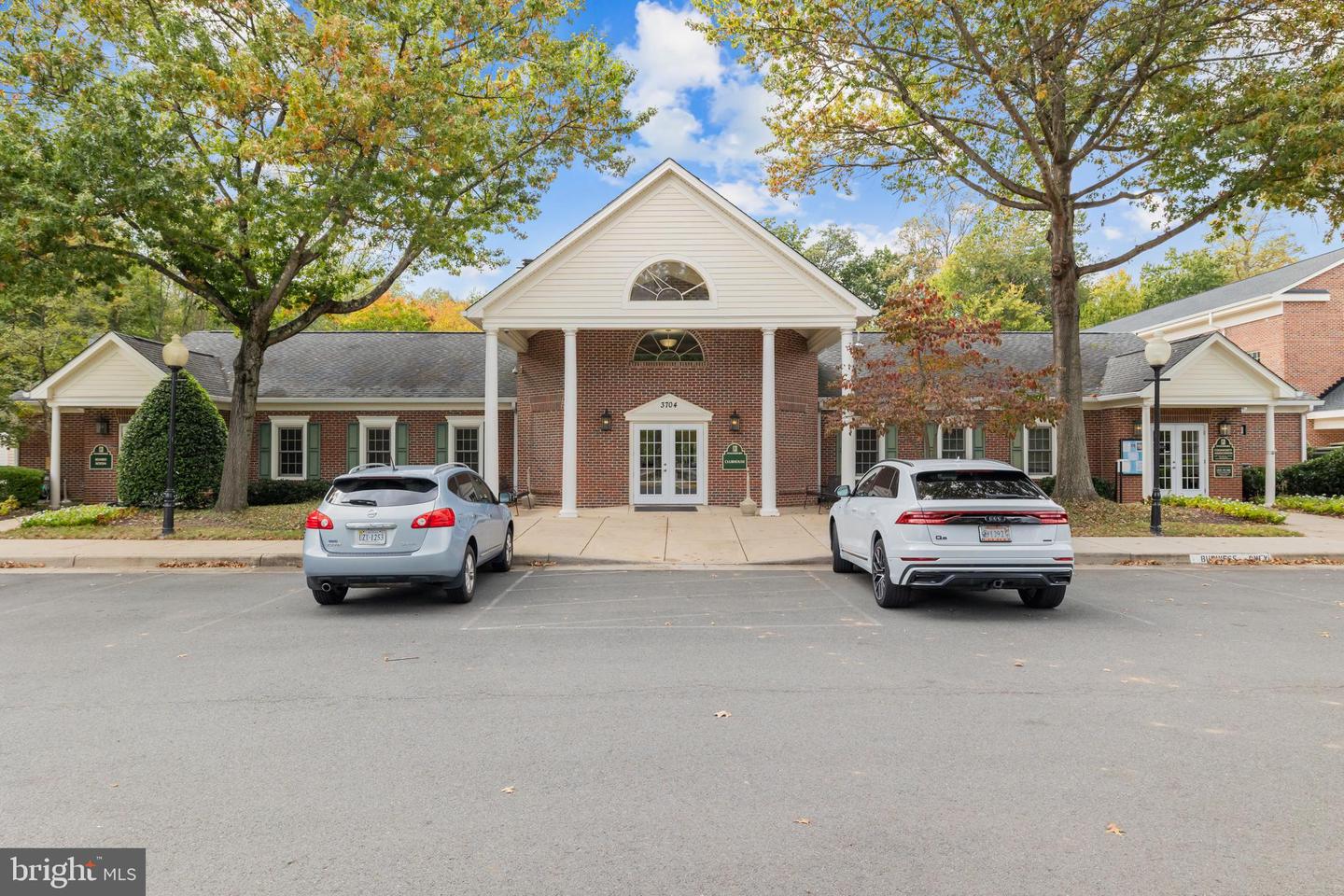 11906 INVERNESS CT, FAIRFAX, Virginia 22033, 3 Bedrooms Bedrooms, 7 Rooms Rooms,2 BathroomsBathrooms,Residential,For sale,11906 INVERNESS CT,VAFX2272768 MLS # VAFX2272768