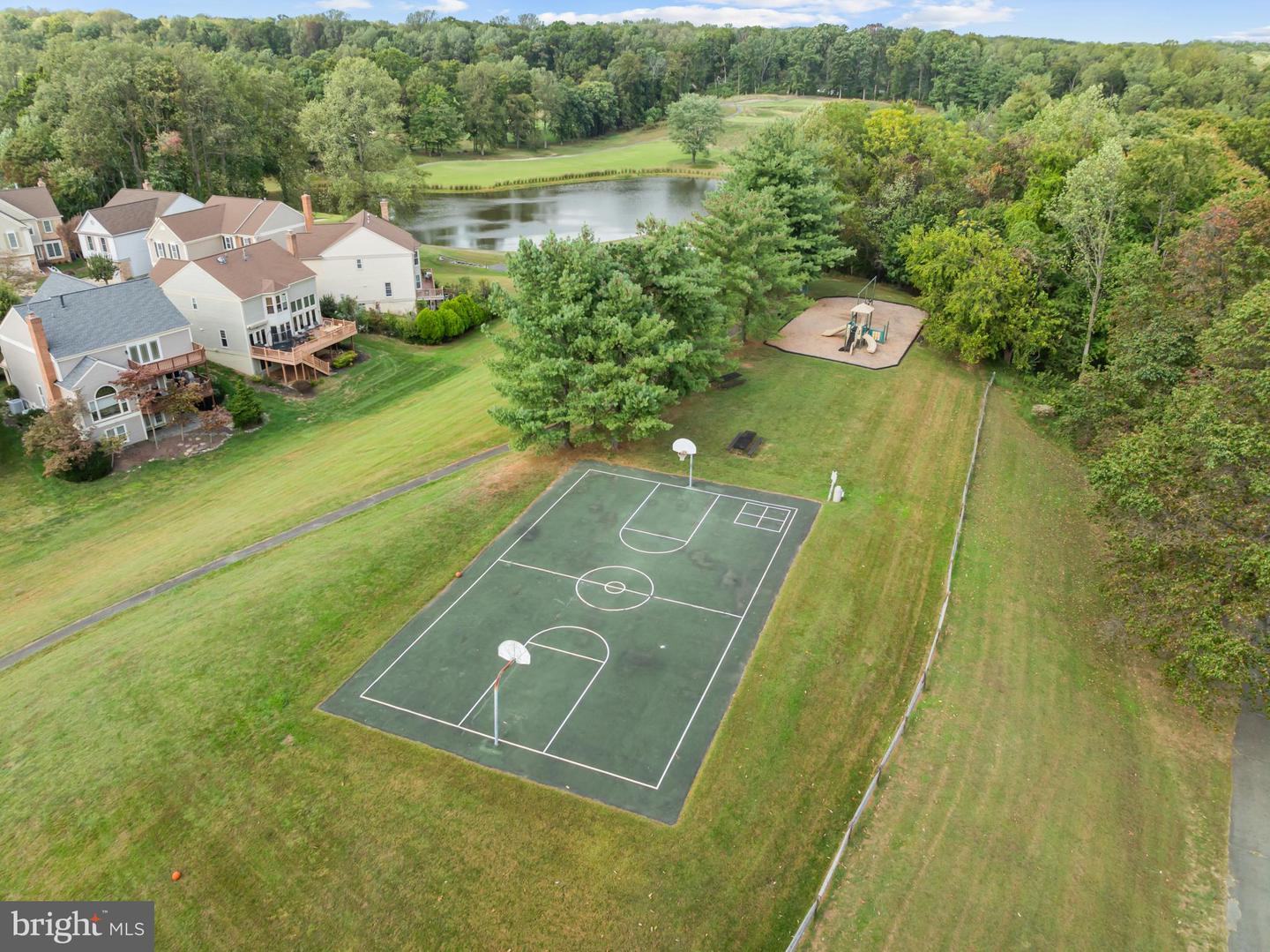 11906 INVERNESS CT, FAIRFAX, Virginia 22033, 3 Bedrooms Bedrooms, 7 Rooms Rooms,2 BathroomsBathrooms,Residential,For sale,11906 INVERNESS CT,VAFX2272768 MLS # VAFX2272768