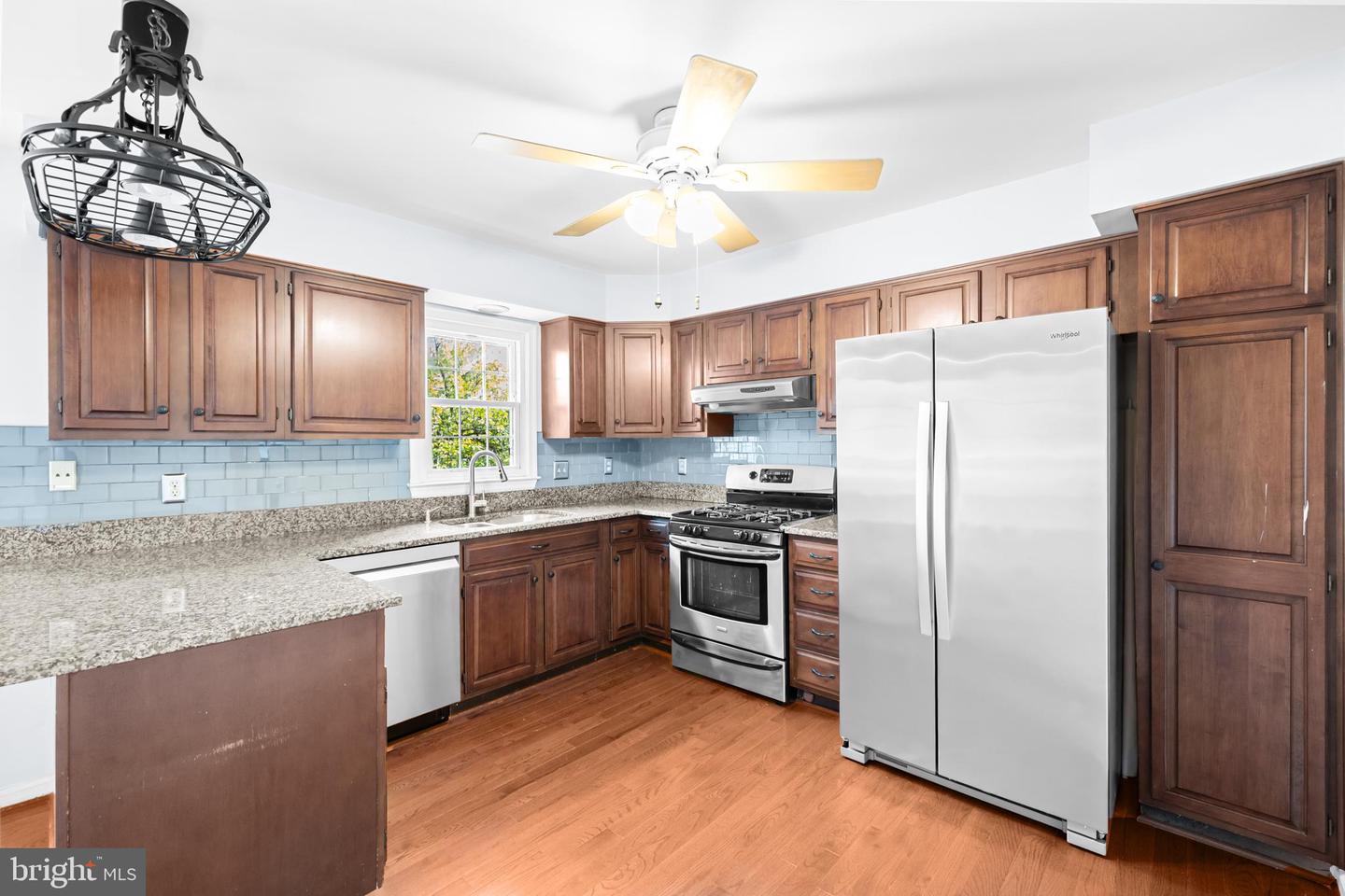 11906 INVERNESS CT, FAIRFAX, Virginia 22033, 3 Bedrooms Bedrooms, 7 Rooms Rooms,2 BathroomsBathrooms,Residential,For sale,11906 INVERNESS CT,VAFX2272768 MLS # VAFX2272768