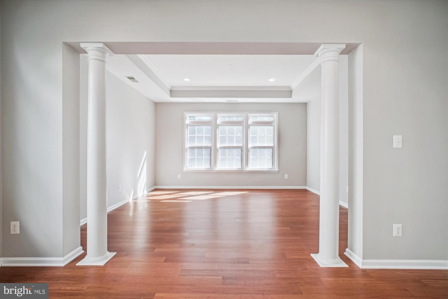 20763 CRESCENT POINTE PL, ASHBURN, Virginia 20147, 3 Bedrooms Bedrooms, ,3 BathroomsBathrooms,Residential,For sale,20763 CRESCENT POINTE PL,VALO2108302 MLS # VALO2108302