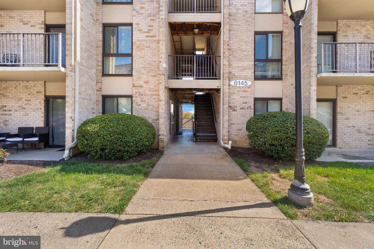 6145 EDSALL RD #I, ALEXANDRIA, Virginia 22304, 2 Bedrooms Bedrooms, ,1 BathroomBathrooms,Residential,For sale,6145 EDSALL RD #I,VAAX2050548 MLS # VAAX2050548 6145 EDSALL RD #I, ALEXANDRIA, Virginia 22304, 2 Bedrooms Bedrooms, ,1 BathroomBathrooms,Residential,For sale,6145 EDSALL RD #I,VAAX2050548 MLS # VAAX2050548