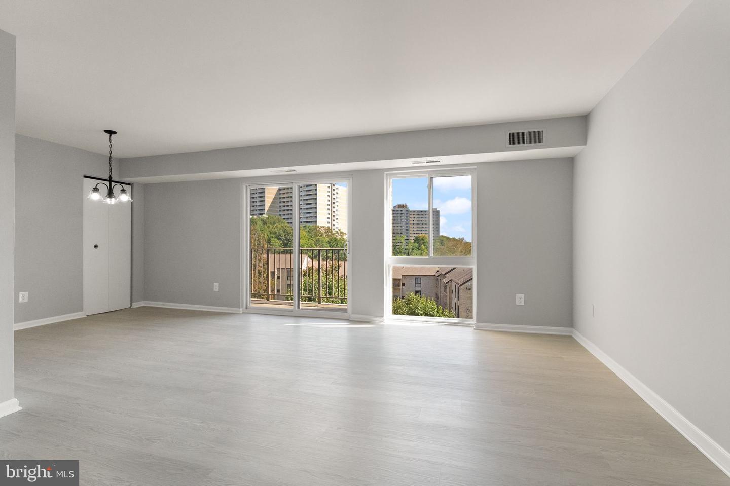 6145 EDSALL RD #I, ALEXANDRIA, Virginia 22304, 2 Bedrooms Bedrooms, ,1 BathroomBathrooms,Residential,For sale,6145 EDSALL RD #I,VAAX2050548 MLS # VAAX2050548 6145 EDSALL RD #I, ALEXANDRIA, Virginia 22304, 2 Bedrooms Bedrooms, ,1 BathroomBathrooms,Residential,For sale,6145 EDSALL RD #I,VAAX2050548 MLS # VAAX2050548