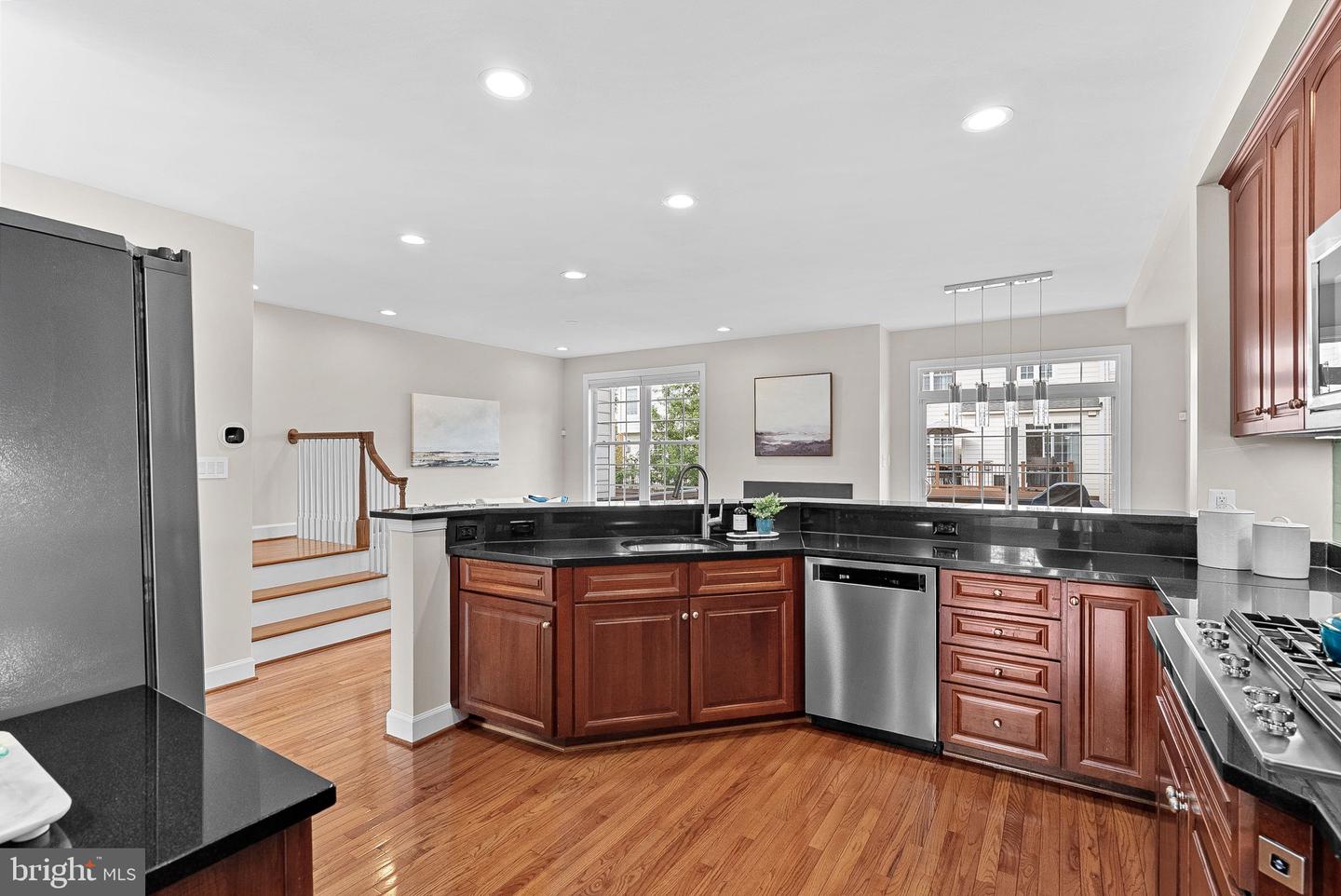108 MONROE MILLS LN, HERNDON, Virginia 20170, 3 Bedrooms Bedrooms, ,3 BathroomsBathrooms,Residential,For sale,108 MONROE MILLS LN,VAFX2272908 MLS # VAFX2272908