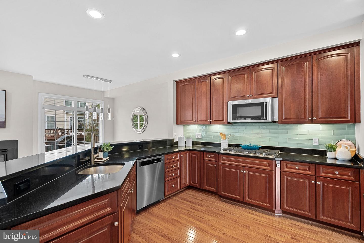 108 MONROE MILLS LN, HERNDON, Virginia 20170, 3 Bedrooms Bedrooms, ,3 BathroomsBathrooms,Residential,For sale,108 MONROE MILLS LN,VAFX2272908 MLS # VAFX2272908