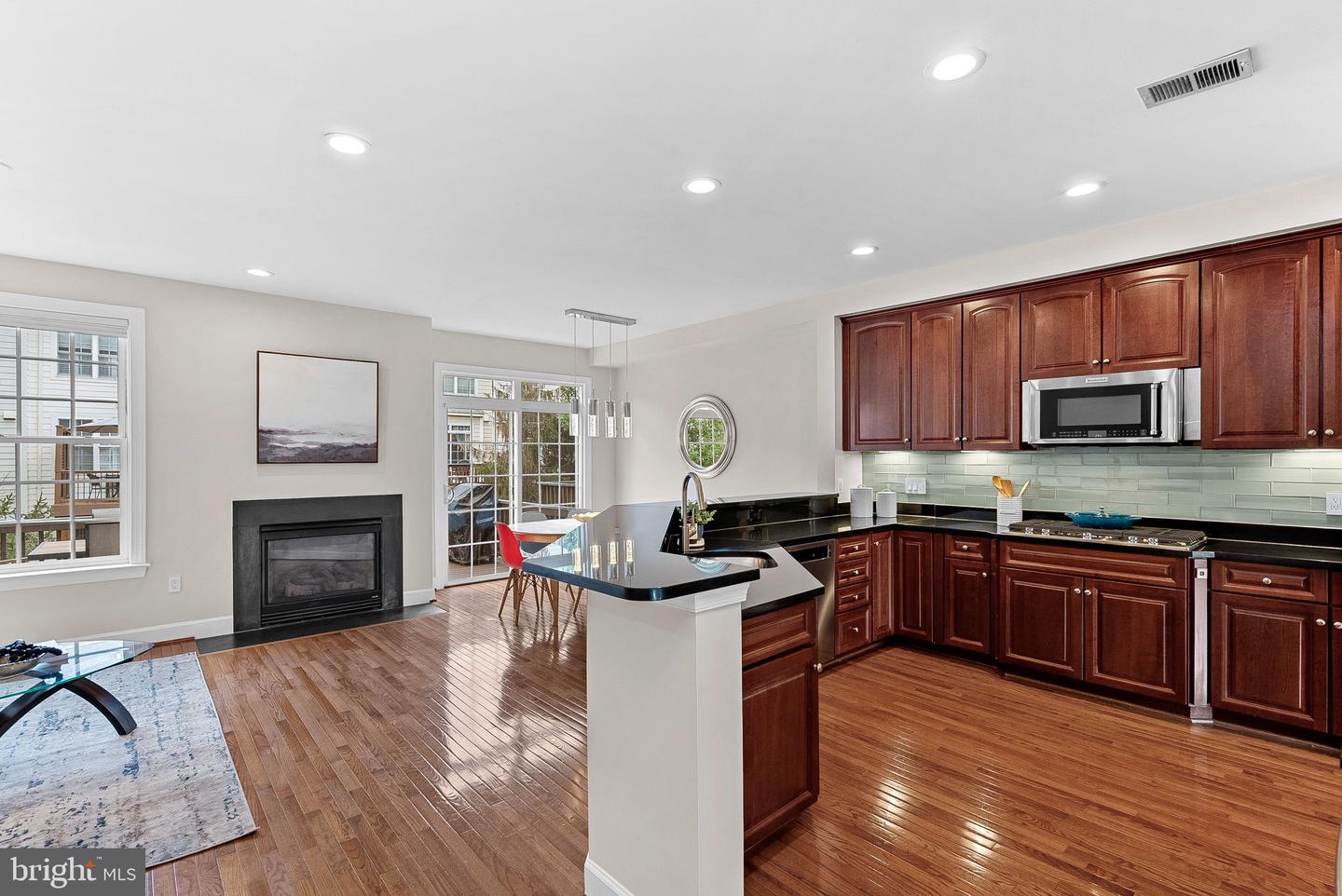 108 MONROE MILLS LN, HERNDON, Virginia 20170, 3 Bedrooms Bedrooms, ,3 BathroomsBathrooms,Residential,For sale,108 MONROE MILLS LN,VAFX2272908 MLS # VAFX2272908
