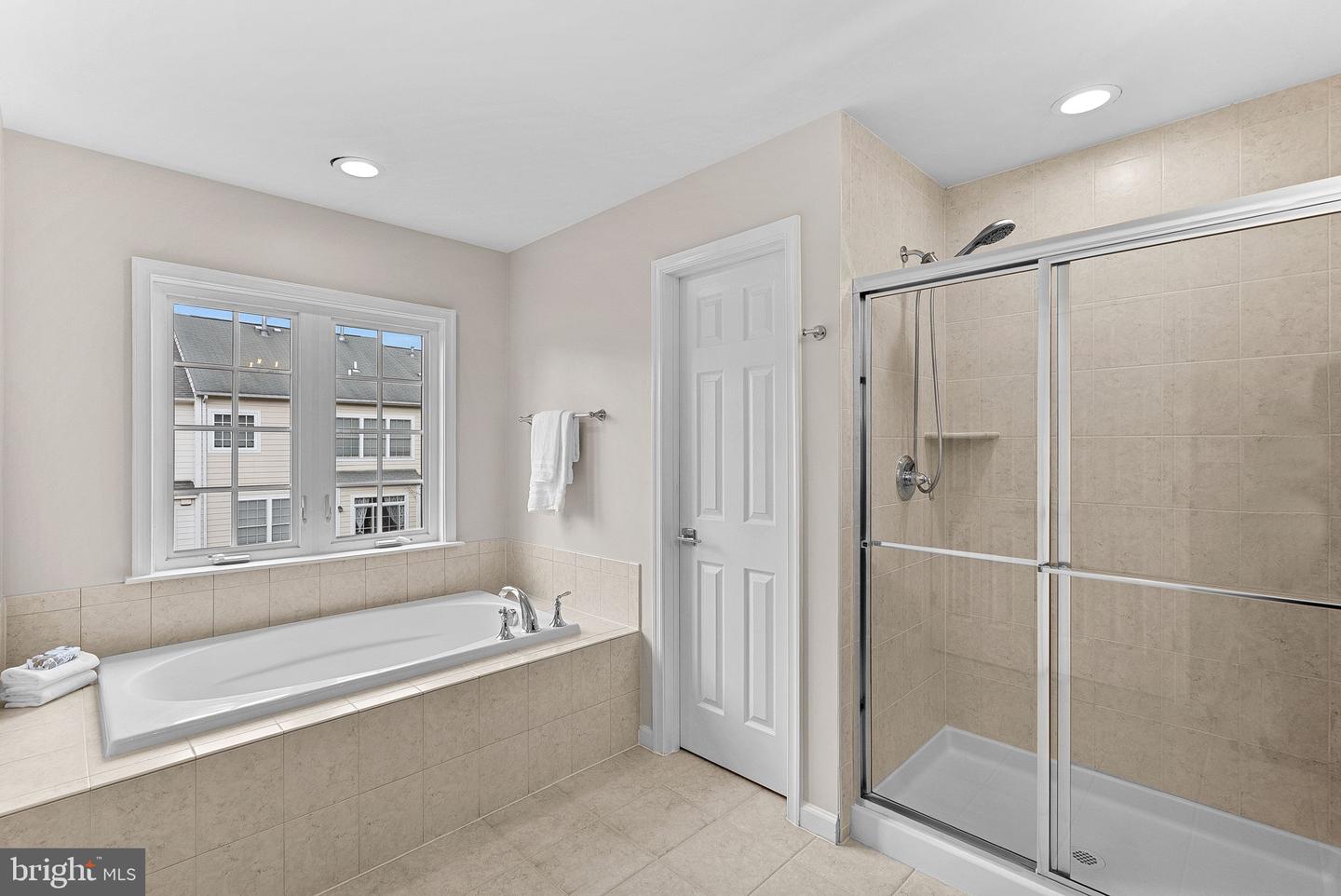 108 MONROE MILLS LN, HERNDON, Virginia 20170, 3 Bedrooms Bedrooms, ,3 BathroomsBathrooms,Residential,For sale,108 MONROE MILLS LN,VAFX2272908 MLS # VAFX2272908