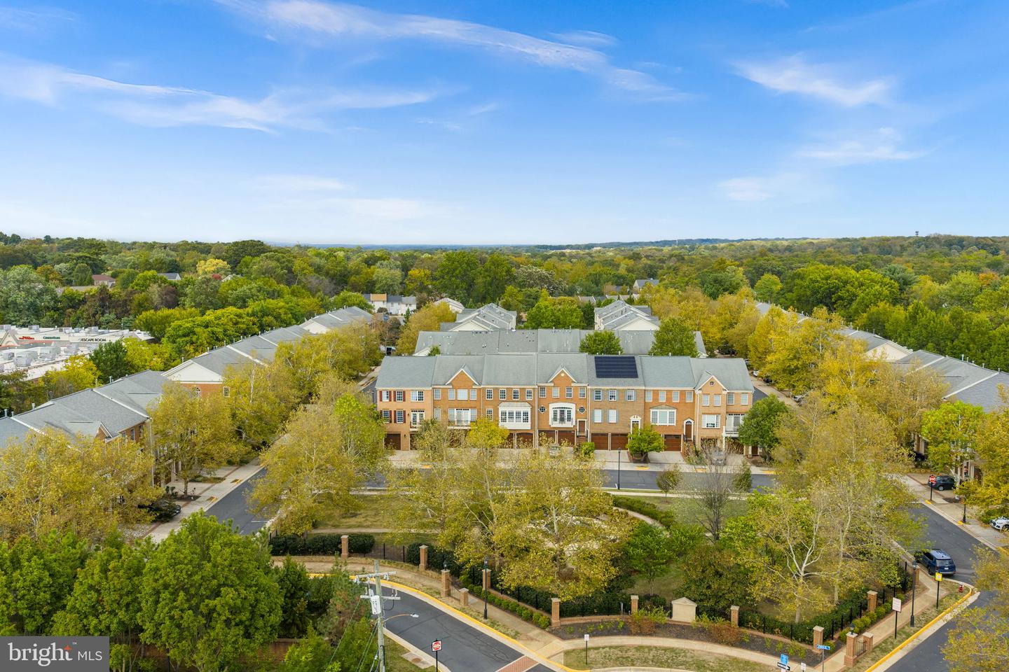 108 MONROE MILLS LN, HERNDON, Virginia 20170, 3 Bedrooms Bedrooms, ,3 BathroomsBathrooms,Residential,For sale,108 MONROE MILLS LN,VAFX2272908 MLS # VAFX2272908