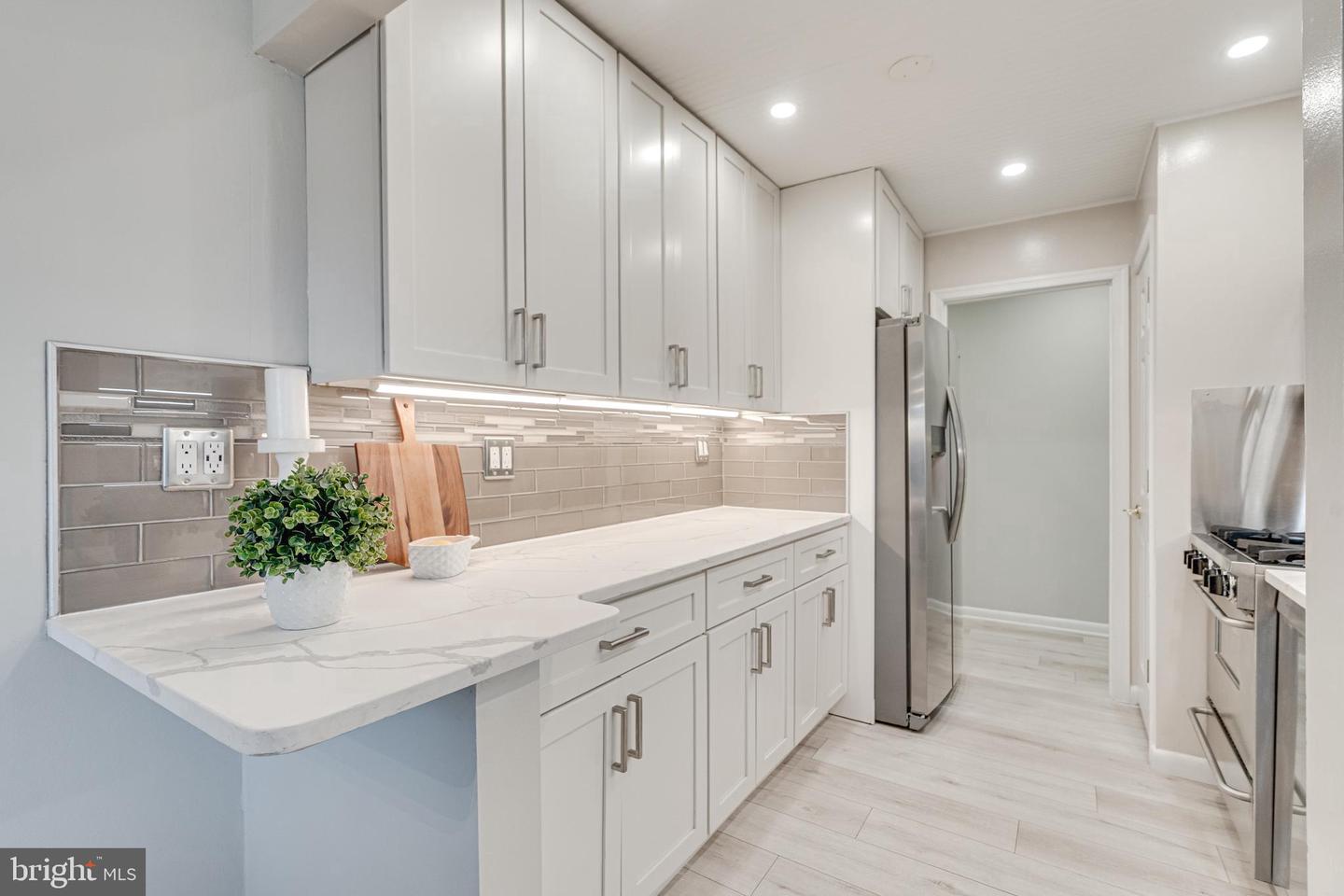 1923 WILSON LN #202, MCLEAN, Virginia 22102, 1 Bedroom Bedrooms, ,1 BathroomBathrooms,Residential,For sale,1923 WILSON LN #202,VAFX2272948 MLS # VAFX2272948 1923 WILSON LN #202, MCLEAN, Virginia 22102, 1 Bedroom Bedrooms, ,1 BathroomBathrooms,Residential,For sale,1923 WILSON LN #202,VAFX2272948 MLS # VAFX2272948