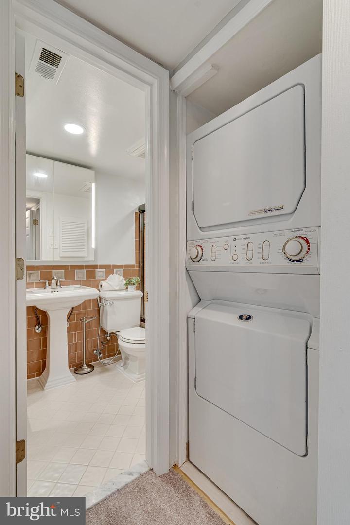 1923 WILSON LN #202, MCLEAN, Virginia 22102, 1 Bedroom Bedrooms, ,1 BathroomBathrooms,Residential,For sale,1923 WILSON LN #202,VAFX2272948 MLS # VAFX2272948 1923 WILSON LN #202, MCLEAN, Virginia 22102, 1 Bedroom Bedrooms, ,1 BathroomBathrooms,Residential,For sale,1923 WILSON LN #202,VAFX2272948 MLS # VAFX2272948