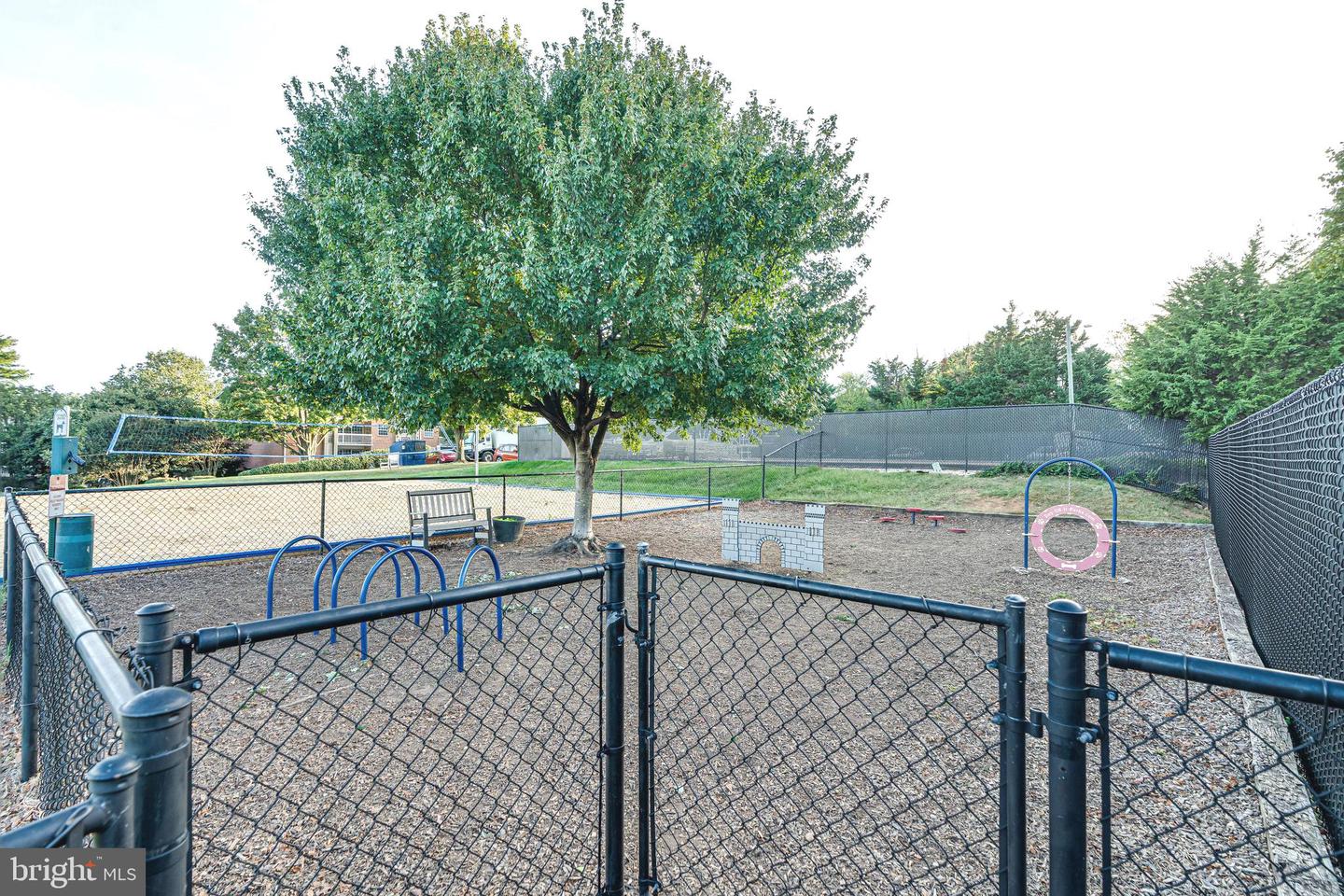 1923 WILSON LN #202, MCLEAN, Virginia 22102, 1 Bedroom Bedrooms, ,1 BathroomBathrooms,Residential,For sale,1923 WILSON LN #202,VAFX2272948 MLS # VAFX2272948 1923 WILSON LN #202, MCLEAN, Virginia 22102, 1 Bedroom Bedrooms, ,1 BathroomBathrooms,Residential,For sale,1923 WILSON LN #202,VAFX2272948 MLS # VAFX2272948