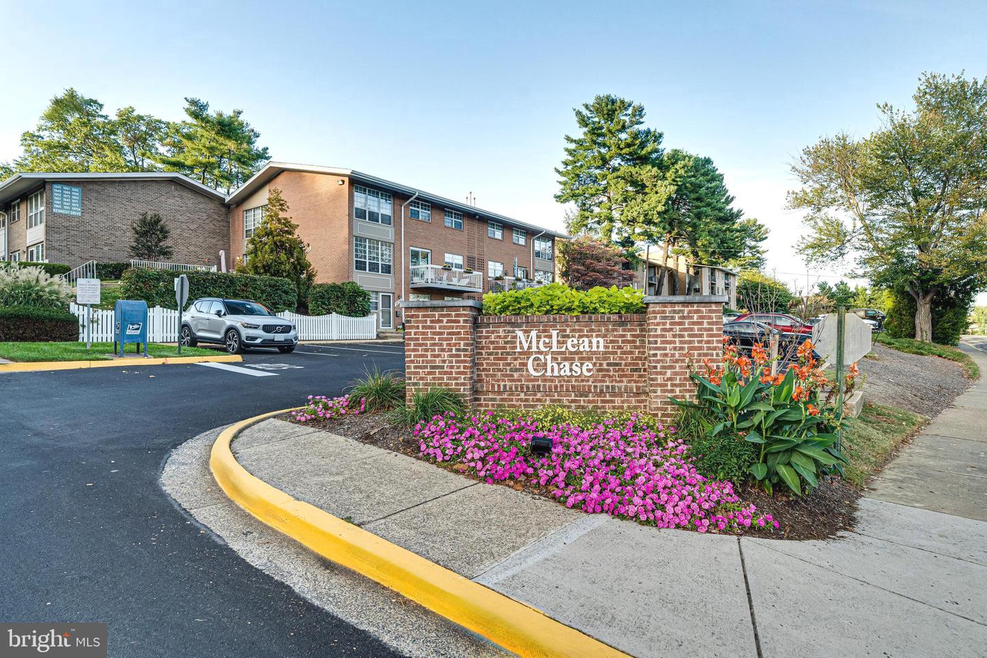 1923 WILSON LN #202, MCLEAN, Virginia 22102, 1 Bedroom Bedrooms, ,1 BathroomBathrooms,Residential,For sale,1923 WILSON LN #202,VAFX2272948 MLS # VAFX2272948 1923 WILSON LN #202, MCLEAN, Virginia 22102, 1 Bedroom Bedrooms, ,1 BathroomBathrooms,Residential,For sale,1923 WILSON LN #202,VAFX2272948 MLS # VAFX2272948