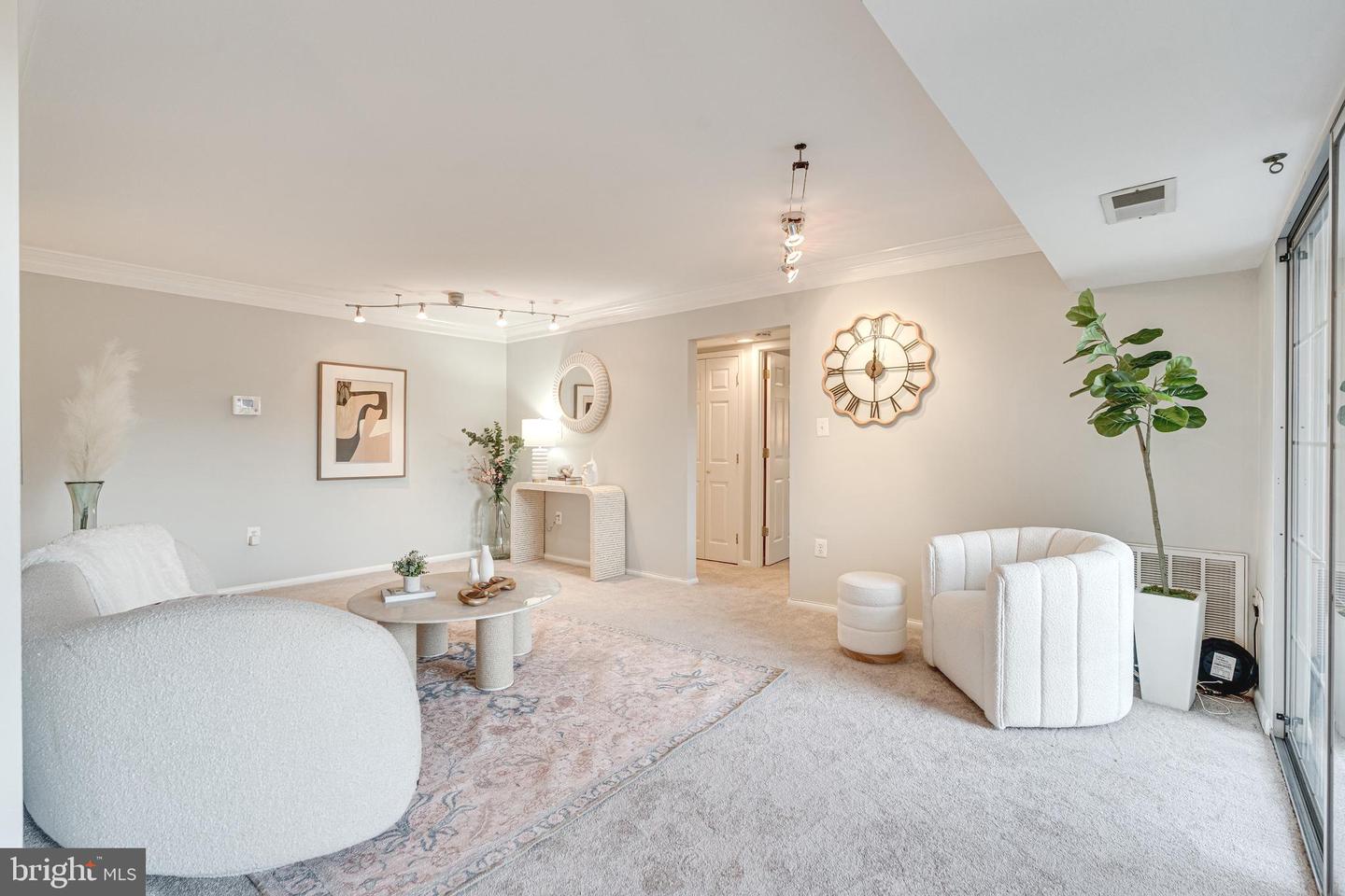 1923 WILSON LN #202, MCLEAN, Virginia 22102, 1 Bedroom Bedrooms, ,1 BathroomBathrooms,Residential,For sale,1923 WILSON LN #202,VAFX2272948 MLS # VAFX2272948 1923 WILSON LN #202, MCLEAN, Virginia 22102, 1 Bedroom Bedrooms, ,1 BathroomBathrooms,Residential,For sale,1923 WILSON LN #202,VAFX2272948 MLS # VAFX2272948