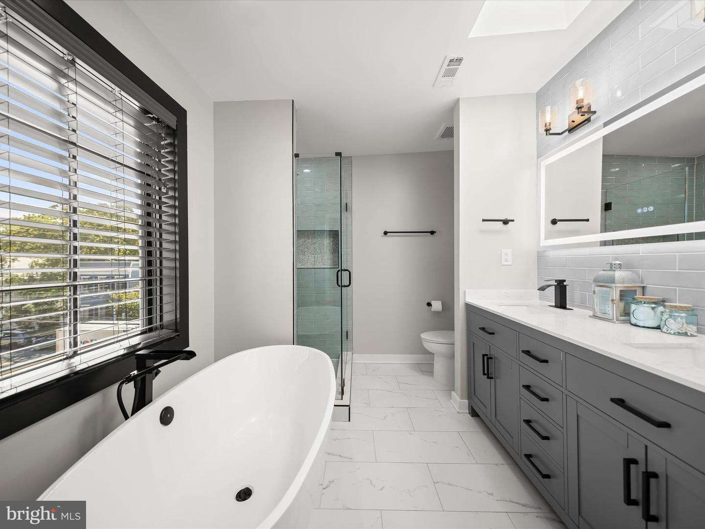 603 N ALFRED ST, ALEXANDRIA, Virginia 22314, 4 Bedrooms Bedrooms, ,4 BathroomsBathrooms,Residential,For sale,603 N ALFRED ST,VAAX2050582 MLS # VAAX2050582