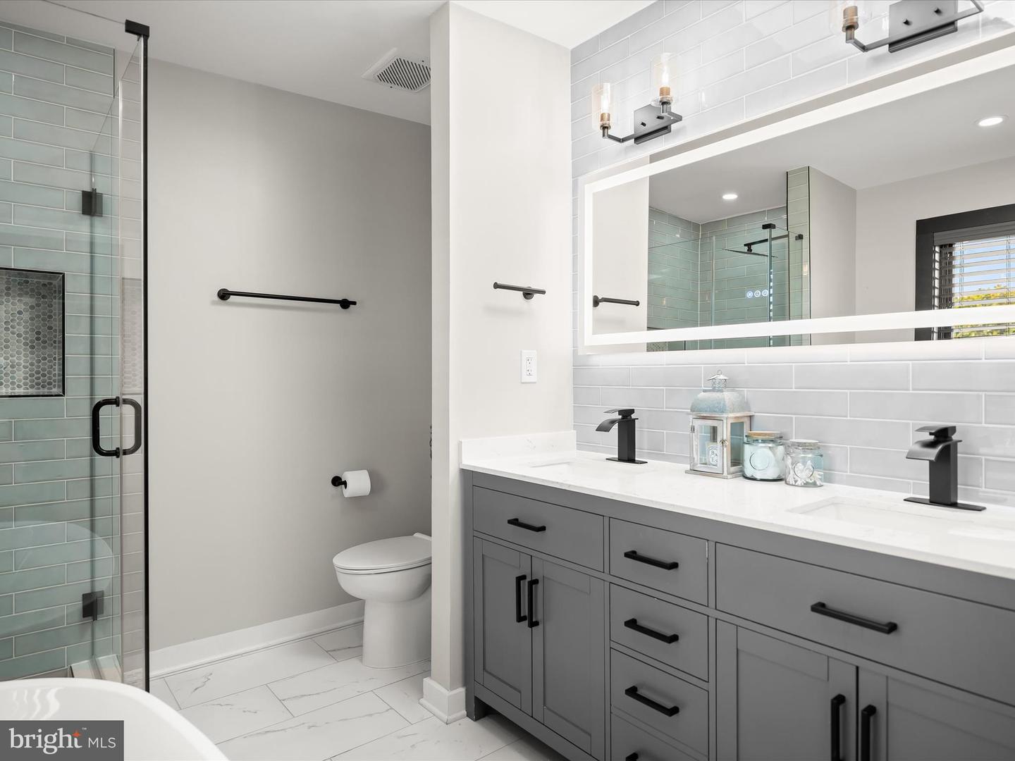 603 N ALFRED ST, ALEXANDRIA, Virginia 22314, 4 Bedrooms Bedrooms, ,4 BathroomsBathrooms,Residential,For sale,603 N ALFRED ST,VAAX2050582 MLS # VAAX2050582