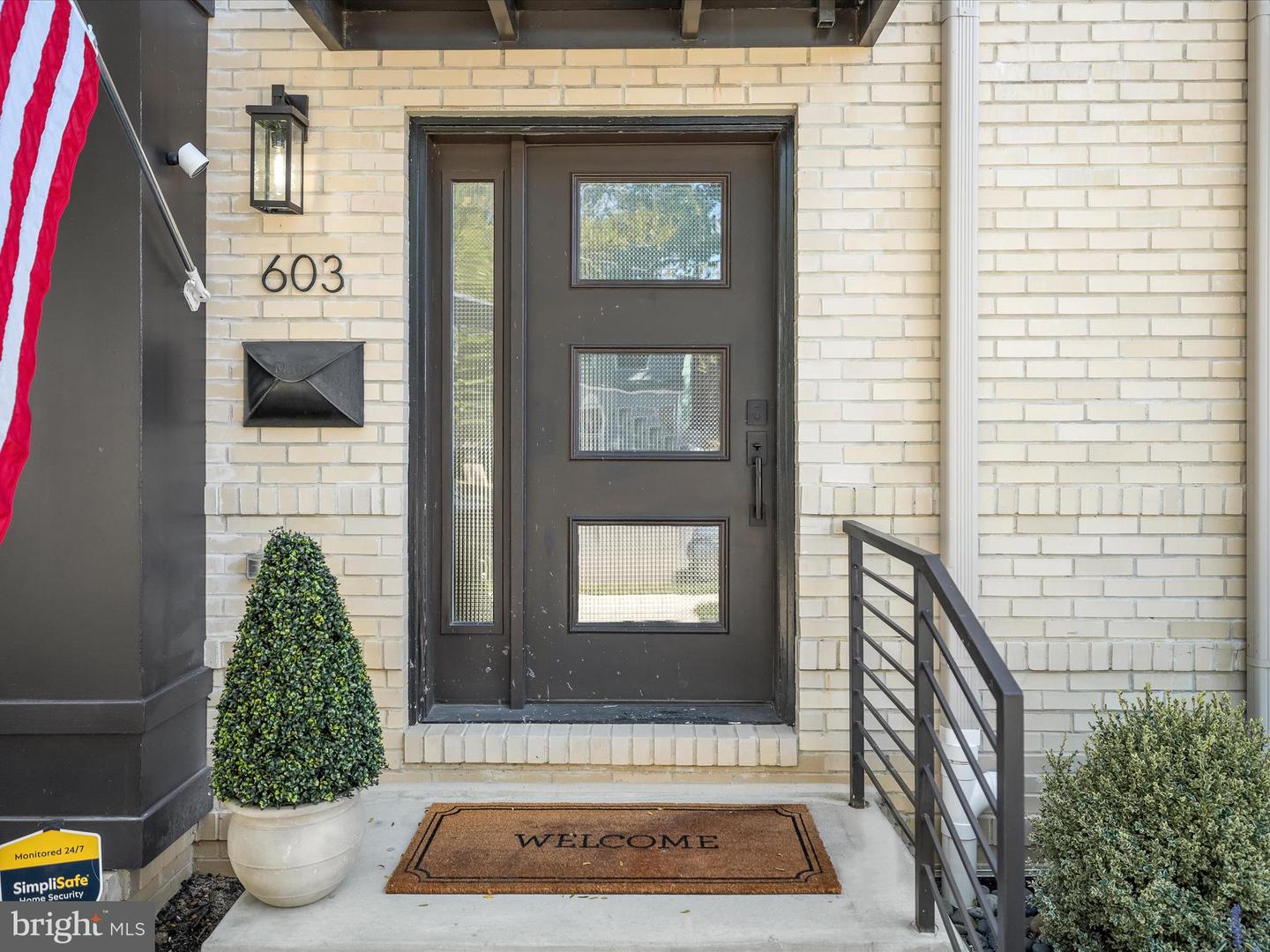 603 N ALFRED ST, ALEXANDRIA, Virginia 22314, 4 Bedrooms Bedrooms, ,4 BathroomsBathrooms,Residential,For sale,603 N ALFRED ST,VAAX2050582 MLS # VAAX2050582