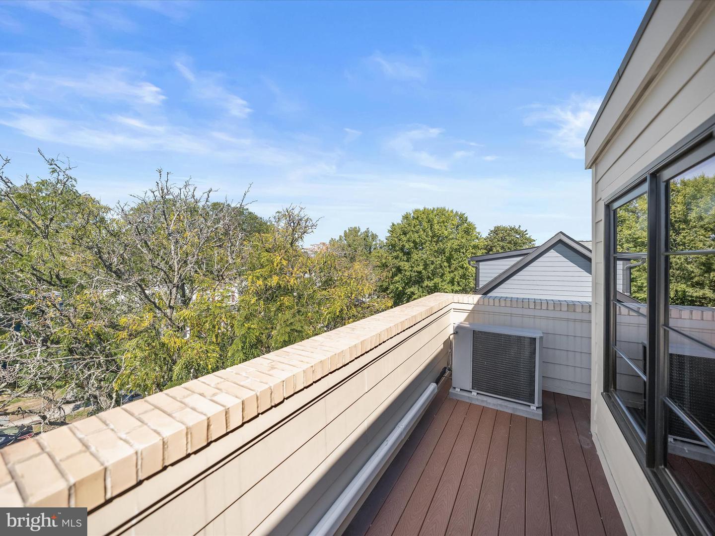 603 N ALFRED ST, ALEXANDRIA, Virginia 22314, 4 Bedrooms Bedrooms, ,4 BathroomsBathrooms,Residential,For sale,603 N ALFRED ST,VAAX2050582 MLS # VAAX2050582