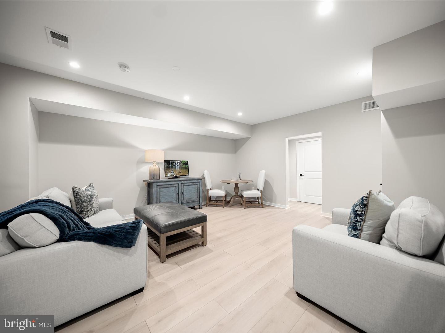 603 N ALFRED ST, ALEXANDRIA, Virginia 22314, 4 Bedrooms Bedrooms, ,4 BathroomsBathrooms,Residential,For sale,603 N ALFRED ST,VAAX2050582 MLS # VAAX2050582