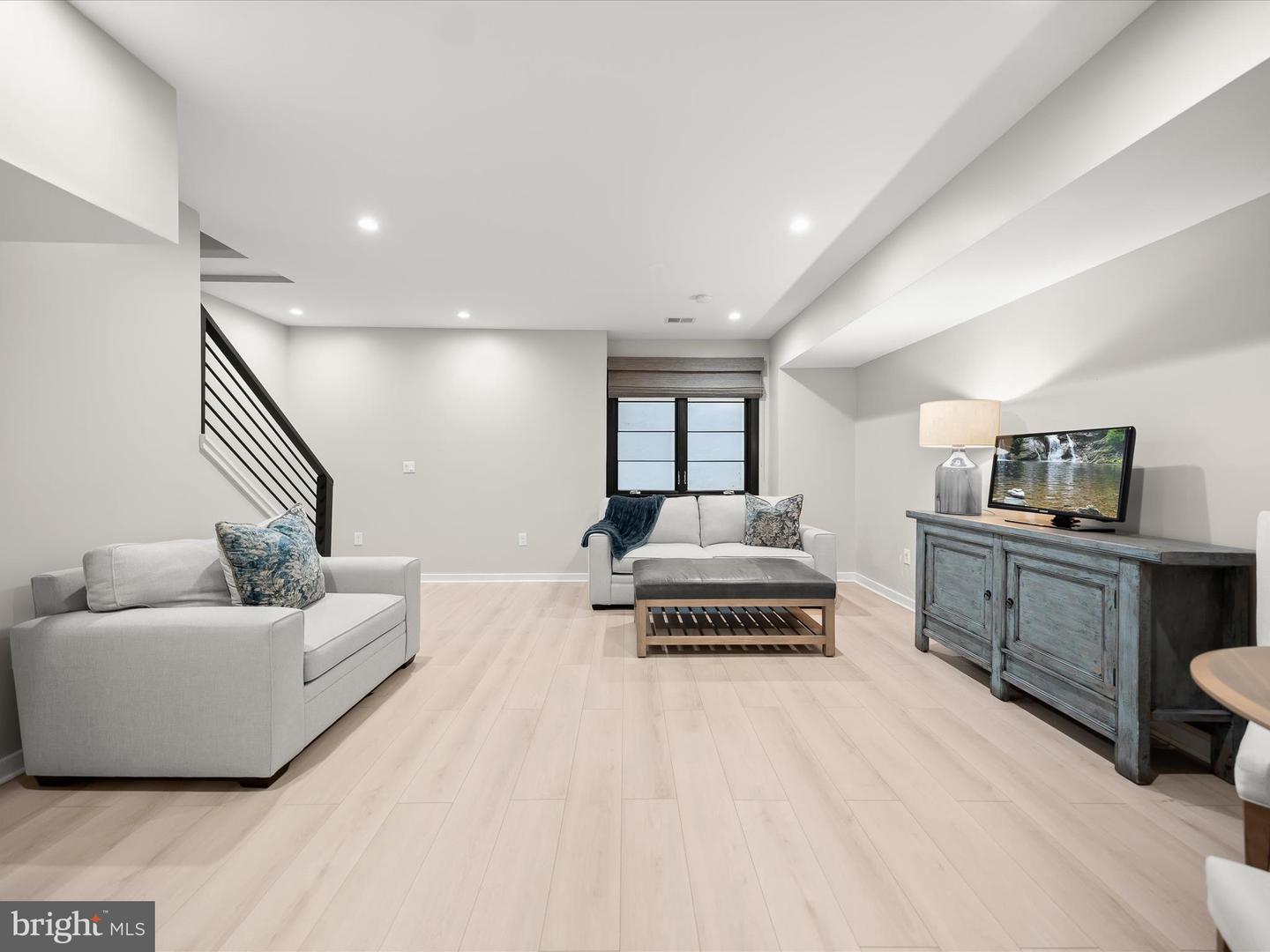 603 N ALFRED ST, ALEXANDRIA, Virginia 22314, 4 Bedrooms Bedrooms, ,4 BathroomsBathrooms,Residential,For sale,603 N ALFRED ST,VAAX2050582 MLS # VAAX2050582