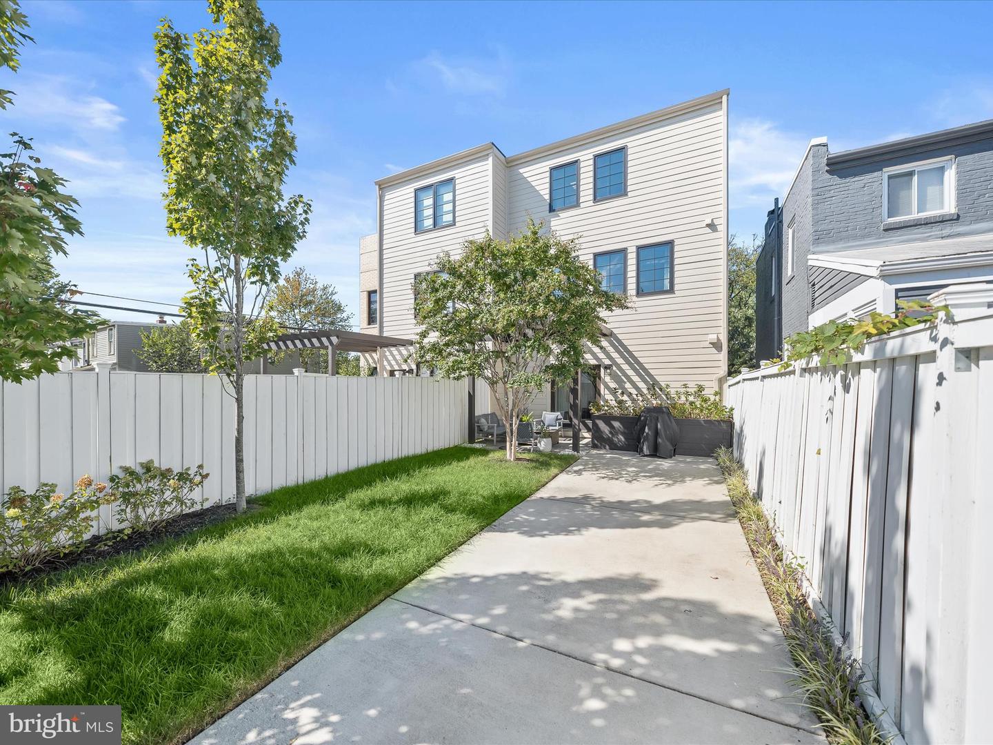 603 N ALFRED ST, ALEXANDRIA, Virginia 22314, 4 Bedrooms Bedrooms, ,4 BathroomsBathrooms,Residential,For sale,603 N ALFRED ST,VAAX2050582 MLS # VAAX2050582