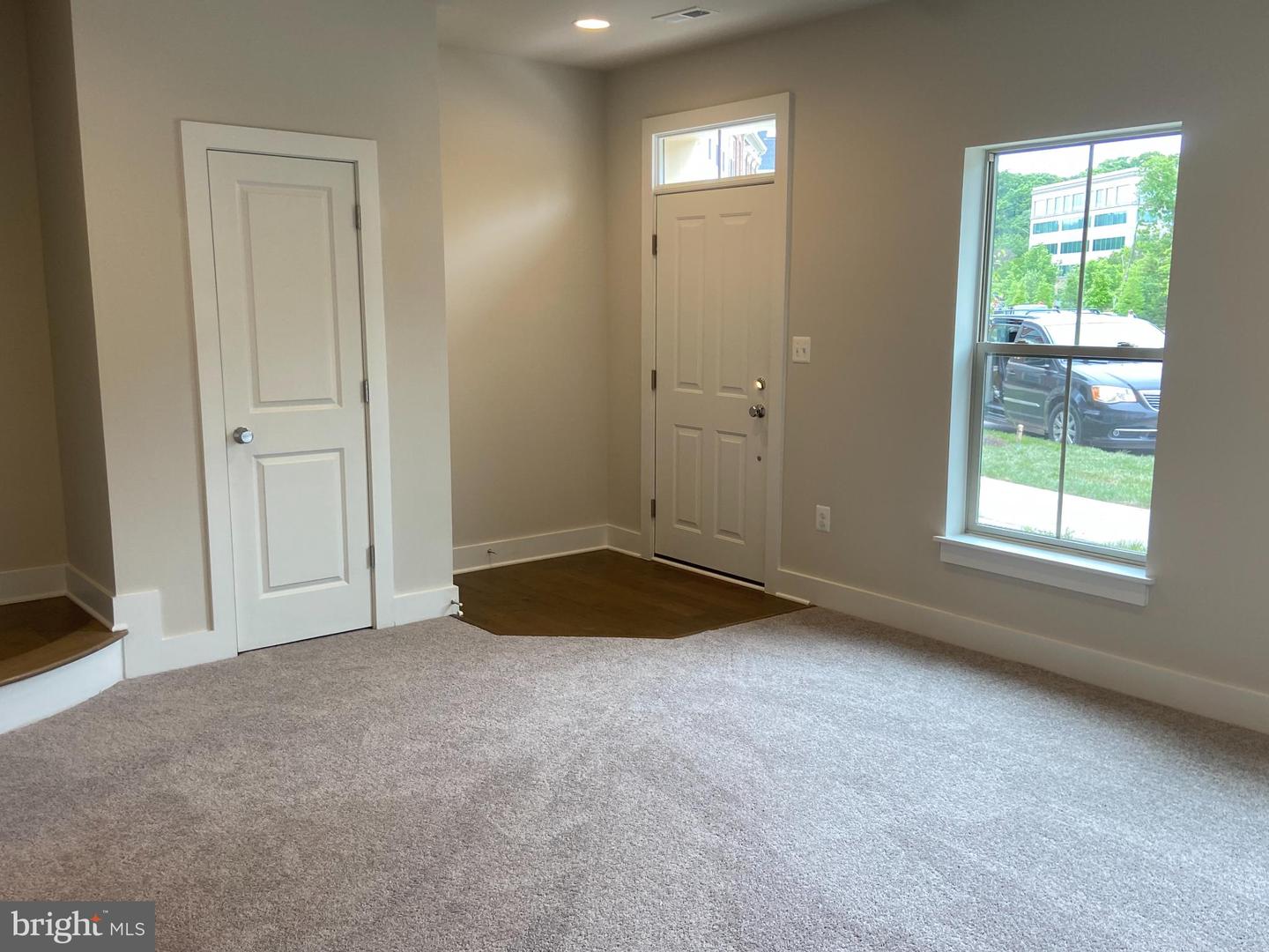 5118 RIDGEVIEW RETREAT DR, CHANTILLY, Virginia 20151, 3 Bedrooms Bedrooms, 7 Rooms Rooms,2 BathroomsBathrooms,Residential,For sale,5118 RIDGEVIEW RETREAT DR,VAFX2273016 MLS # VAFX2273016