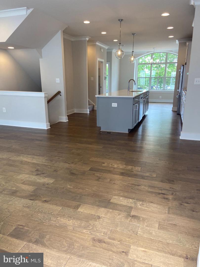 5118 RIDGEVIEW RETREAT DR, CHANTILLY, Virginia 20151, 3 Bedrooms Bedrooms, 7 Rooms Rooms,2 BathroomsBathrooms,Residential,For sale,5118 RIDGEVIEW RETREAT DR,VAFX2273016 MLS # VAFX2273016